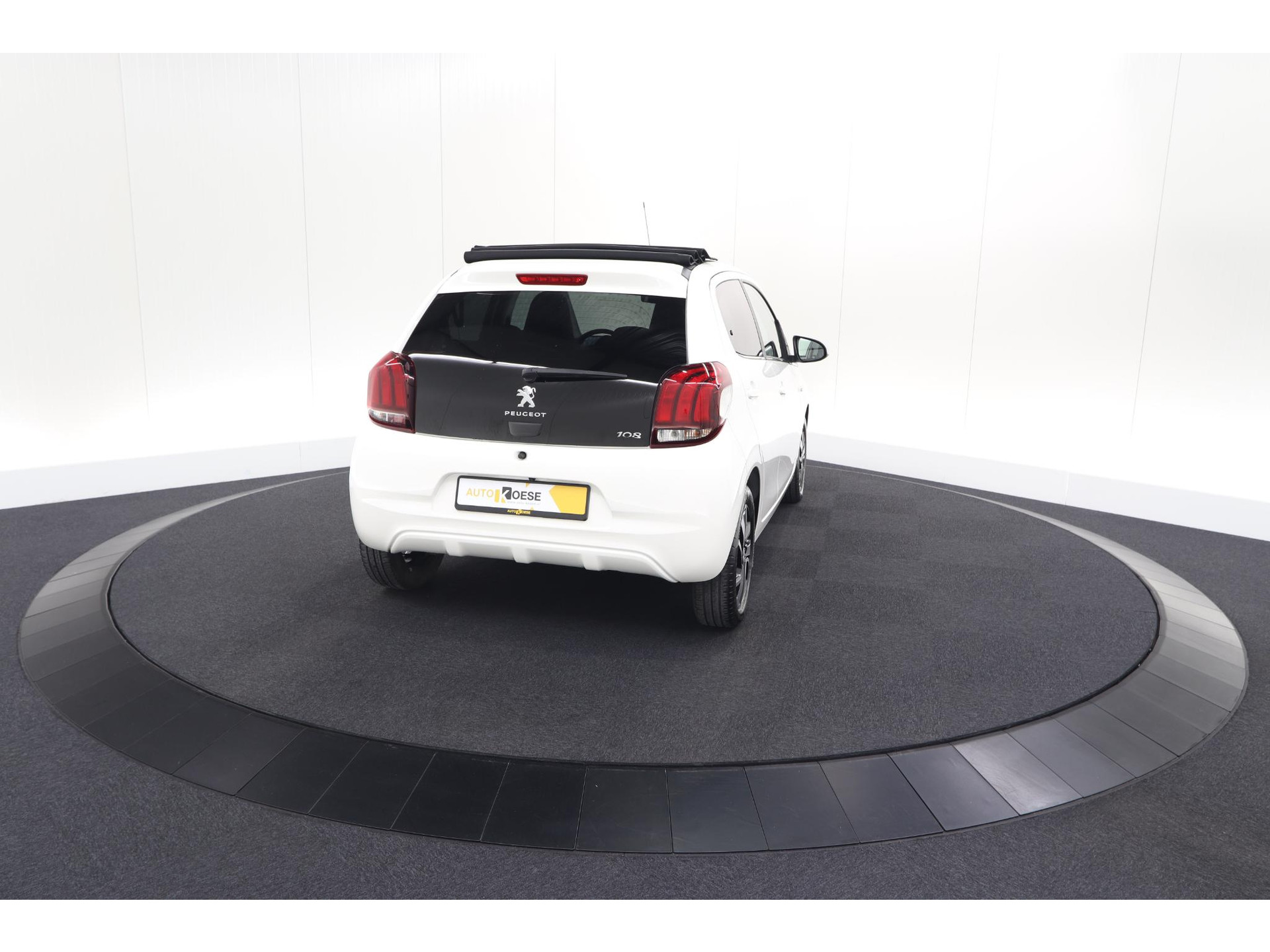 Peugeot 108 1.0 e-VTi Allure TOP! | Elektrisch Vouwdak | Camera | Navigatie | Climate Control