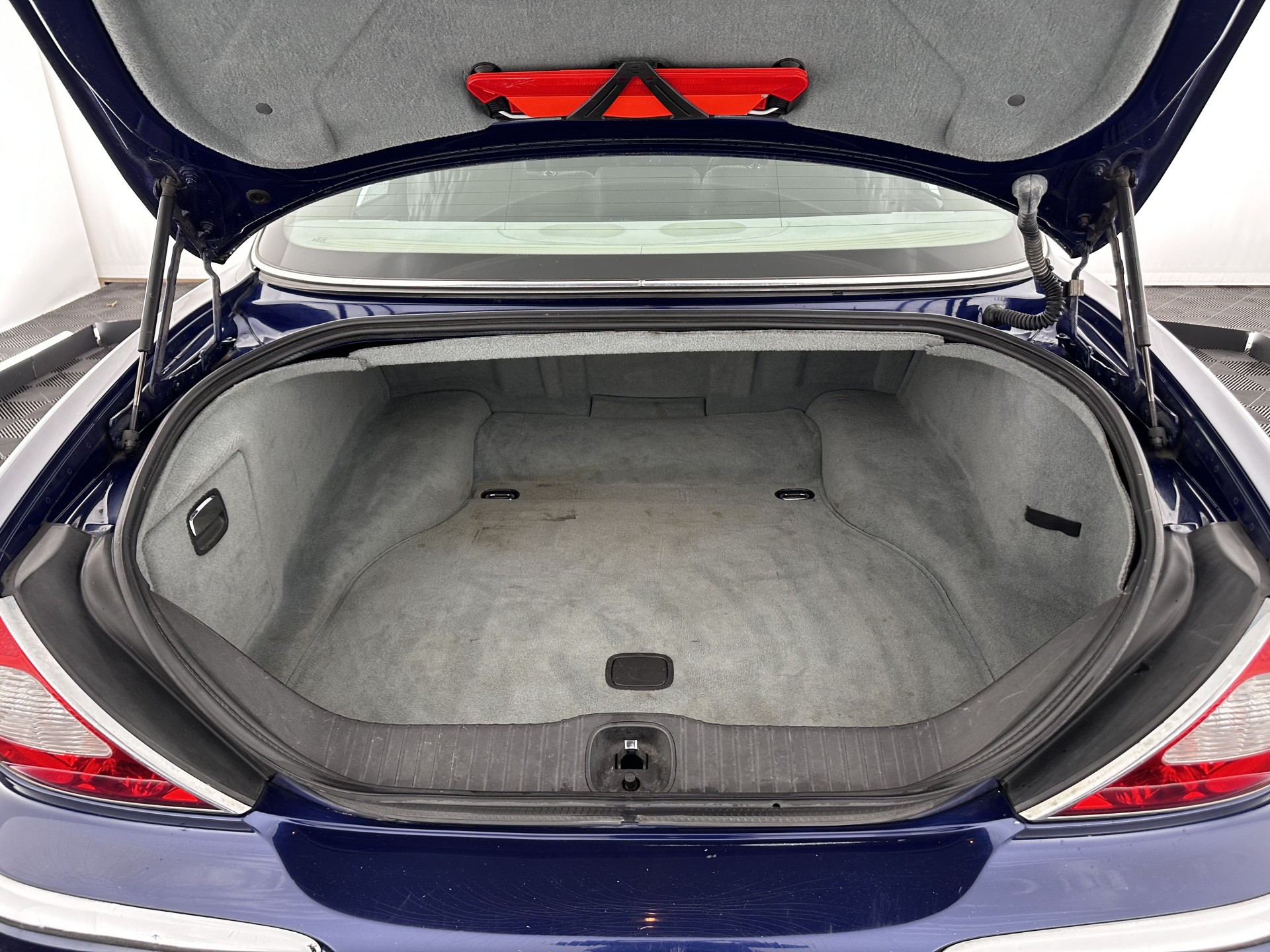 Jaguar XJ 3.5 V8 Executive [ Right-Hand-Drive ] Aut. *LEATHER | BI-XENON | ECC | WOODEN-INLAY | HEATED-COMFORTSEATS | MEMORY-PACK | JAGUAR-AUDIO | PDC | CRUISE | 18"ALU*