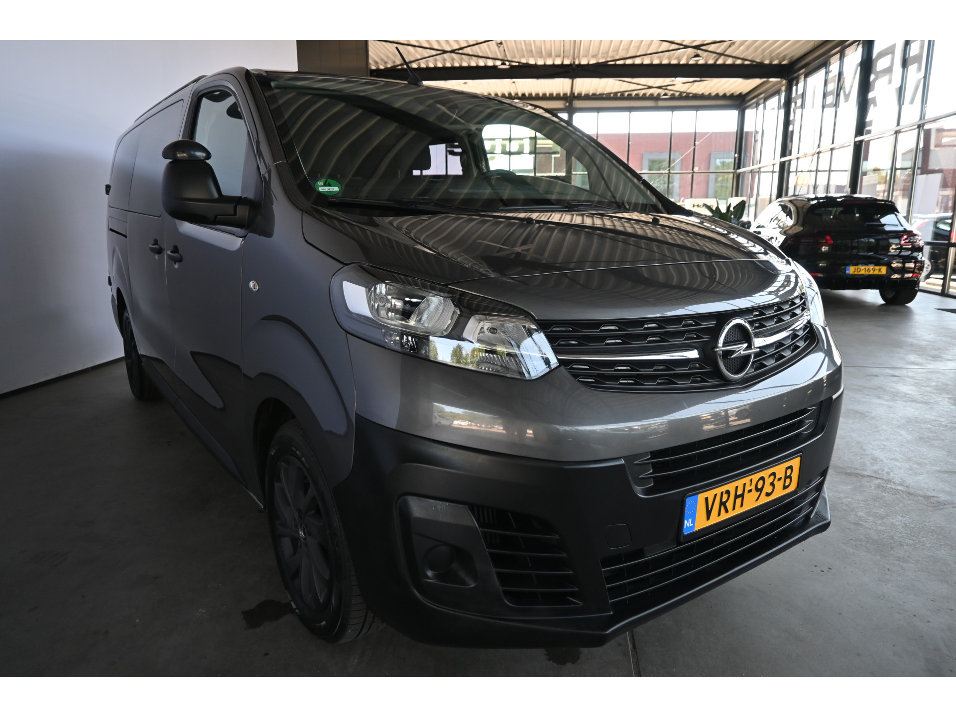 Opel Vivaro 1.5 CDTI L3H1 Edition 6 Persoons Airco Navigatie Trekhaak Cruise Control Rijklaarprijs! Inruil Mogelijk!
