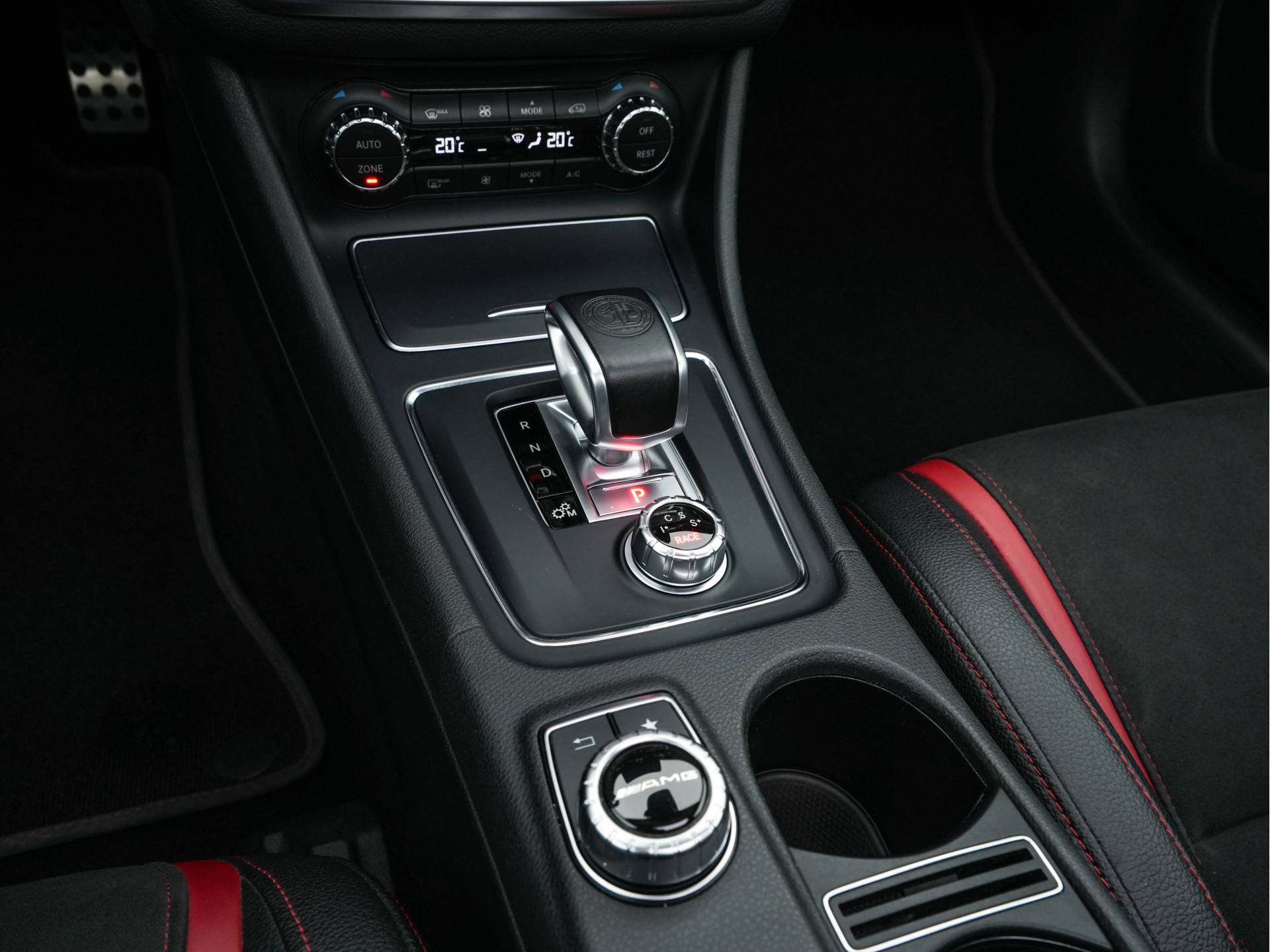 Mercedes-Benz CLA-klasse AMG 45 4MATIC Ambition Aut. *PANO | AMG-AERO-PACK | RECARO-SPORTSEATS | MICROFIBRE | FULL-LED | MEMORY-PACK | HARMAN/KARDON-SURROUD | KEYLESS | HEATED-SEATS | NAVI-FULLMAP | SHIFT-PADDLES | 19''ALU*