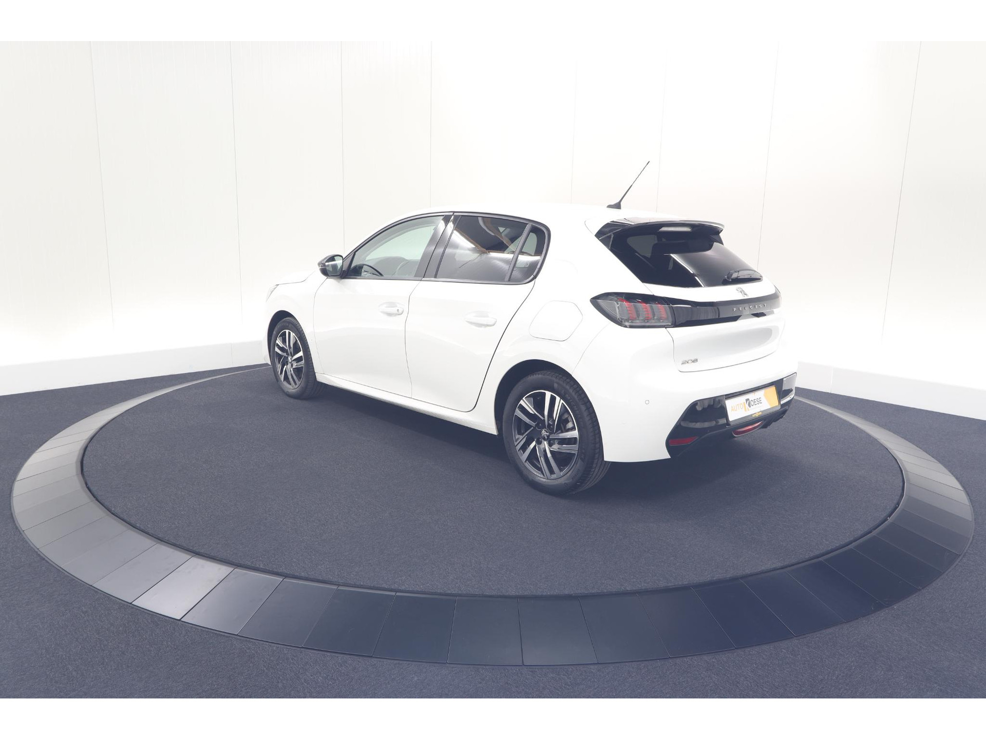 Peugeot 208 PureTech 100 PK Allure | Apple Carplay | Parkeersensoren | Lichtmetalen velgen