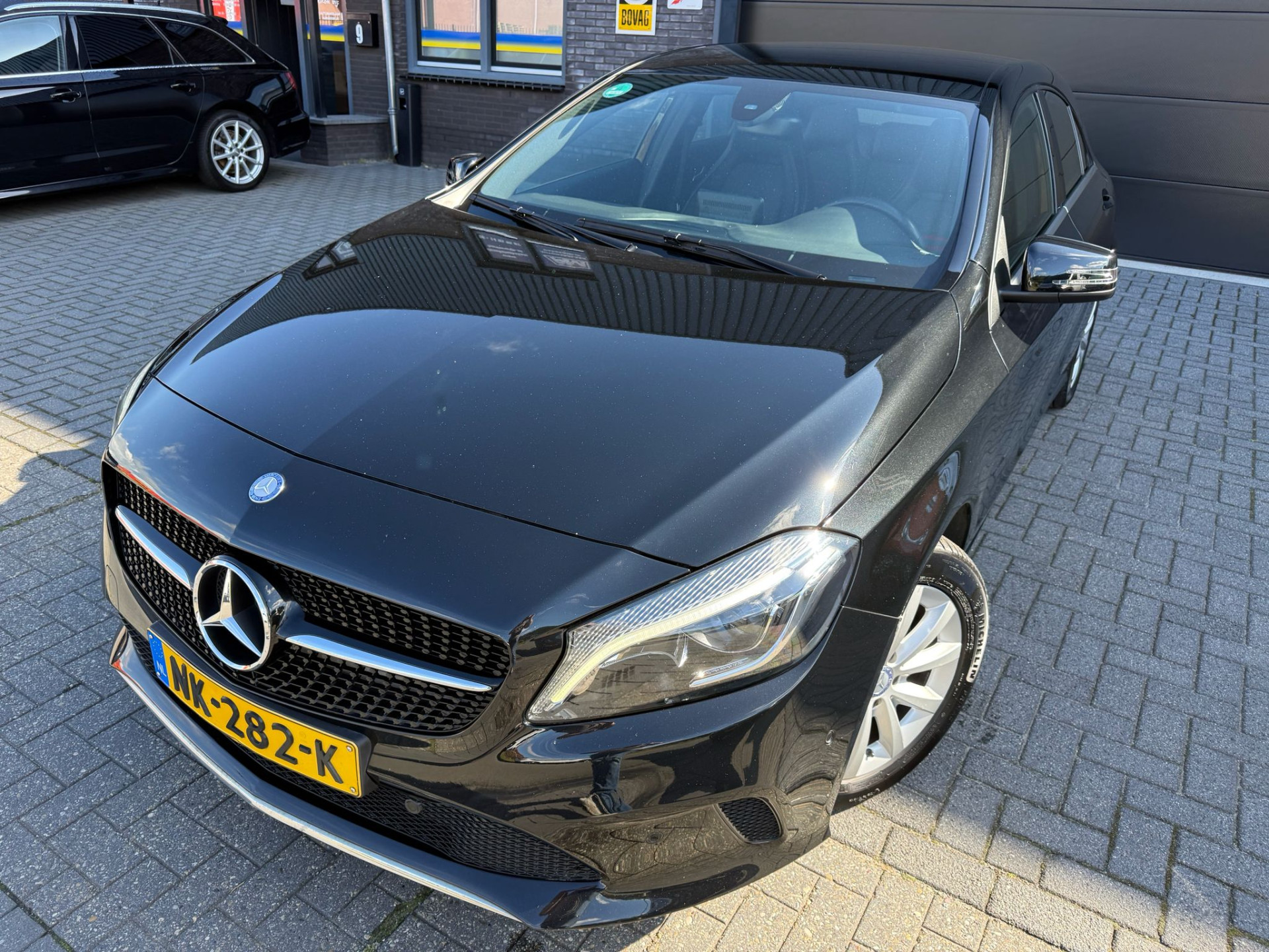 Mercedes-Benz A-klasse 160 Ambition | 2E EIGENAAR | 3/6/12MND GARANTIE | AUTOMAAT | LED | CRUISE | NAVI | AIRCO | BLUETOOTH | TREKHAAK |