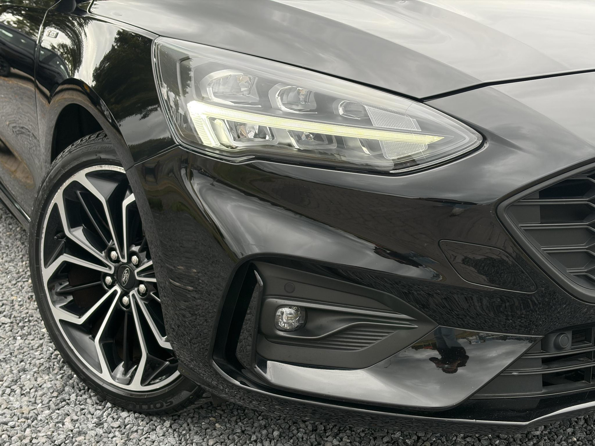 Ford Focus 1.0 EcoBoost ST Line Business 2e Eigenaar l Navi l Clima l Cruise l 125pk l Keyless l Pdc V+A l 18 '' Lmv  l N.A.P l Apk tot 02-2028