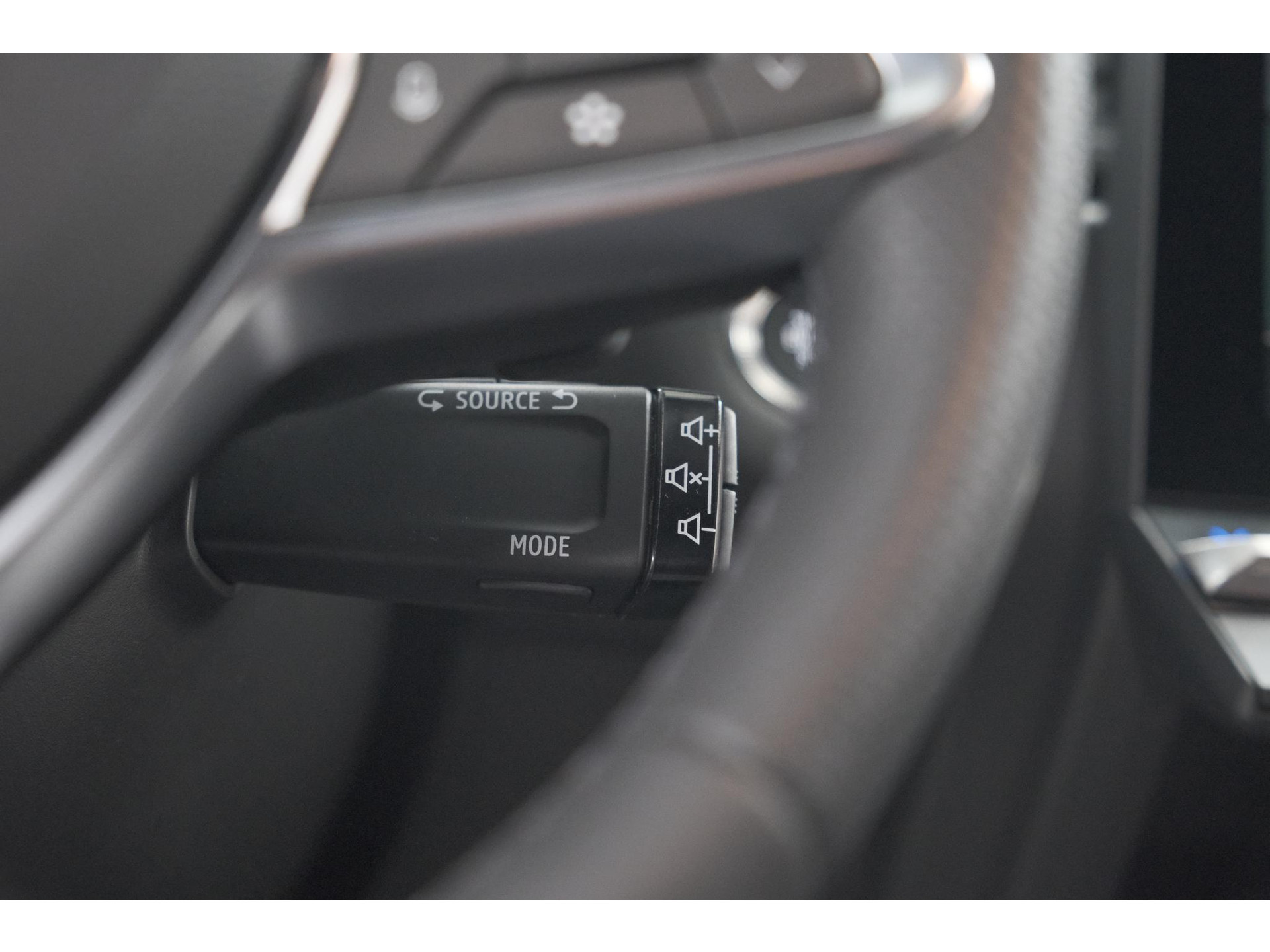 Renault Captur Mild Hybrid 160 EDC Techno | Pack Winter | Camera | Adaptieve Cruise Control | Apple Carplay