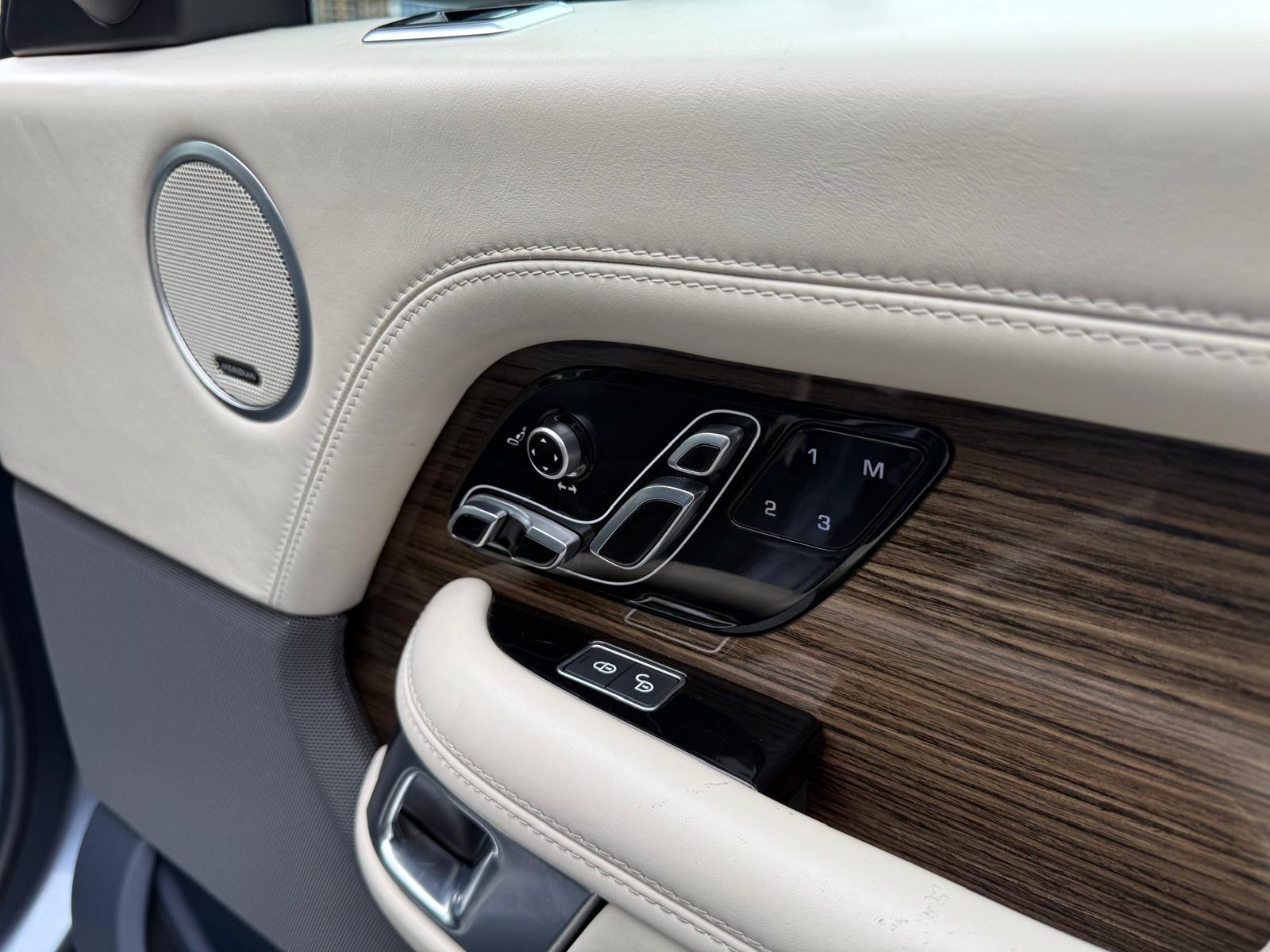 Land Rover Range Rover 3.0 TDV6 Autobiography | 3/6/12MND GARANTIE | PANO | SFEER | CARPLAY | NAVI | STOELMASSAGE | ACC | TREKHAAK |