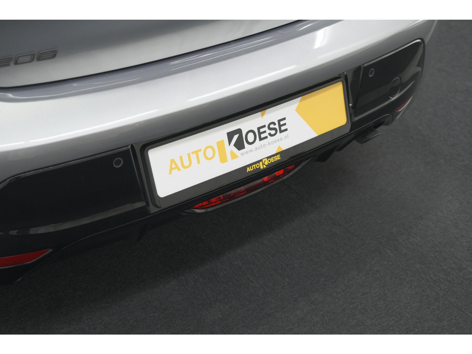 Peugeot 208 PureTech 100 Allure | Apple Carplay | Parkeersensoren | Climate Control