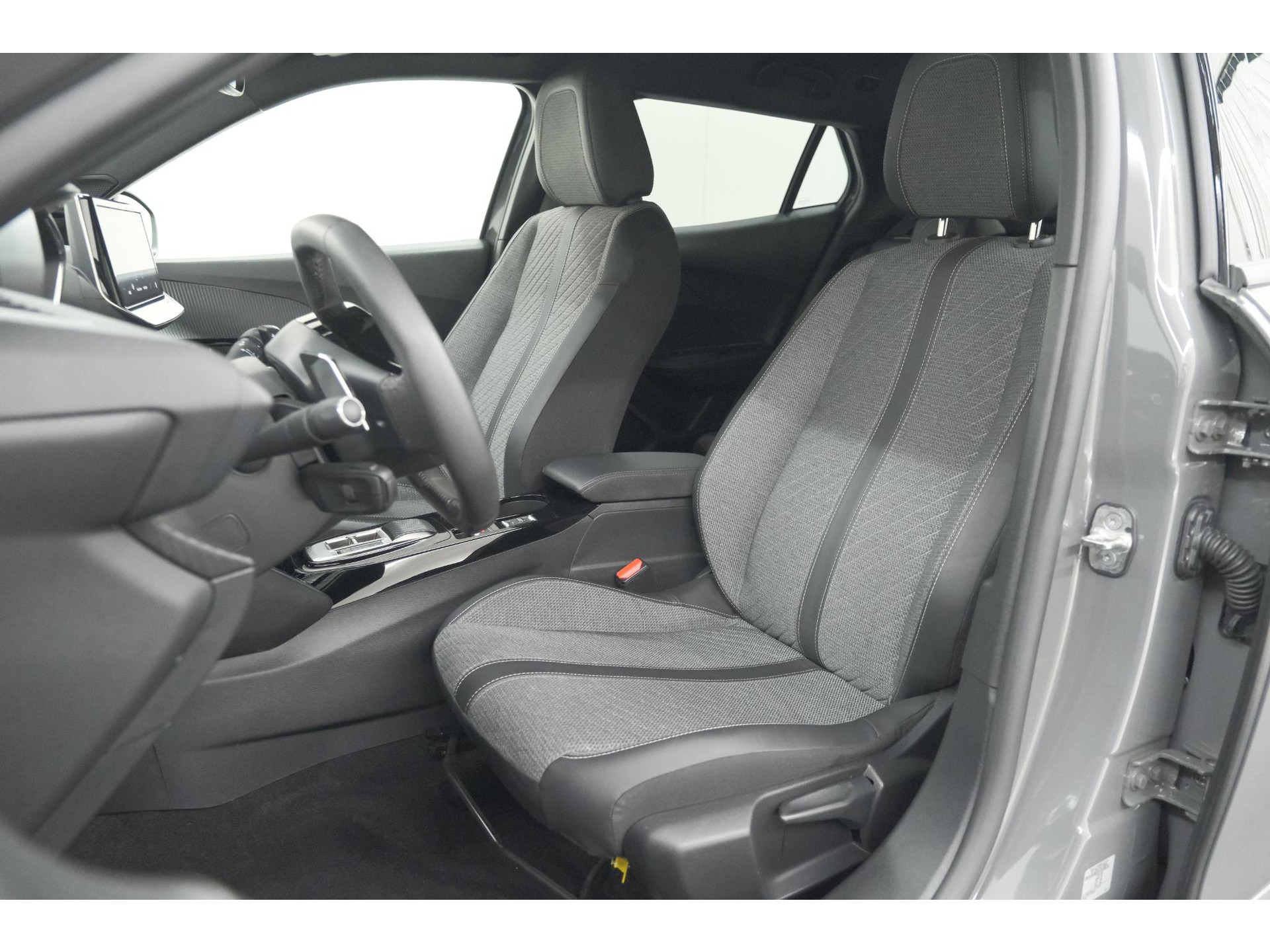 Peugeot 2008 PureTech 130 EAT8 Allure | 360 Camera | Adaptieve Cruise Control | Keyless | Dodehoekdetectie