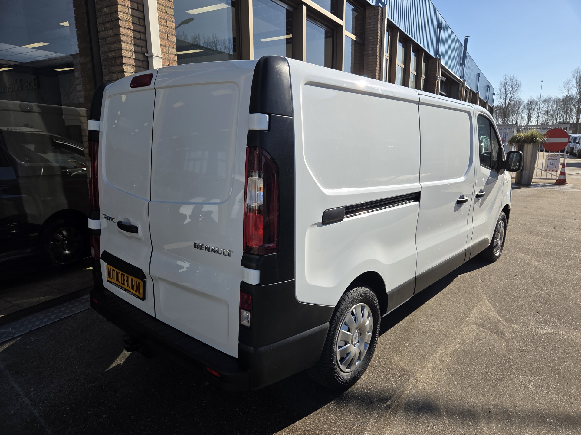 Renault Trafic 2.0 dCi 120Pk /88kw  L2 Airco  Parkeersensor Trekhaak Business