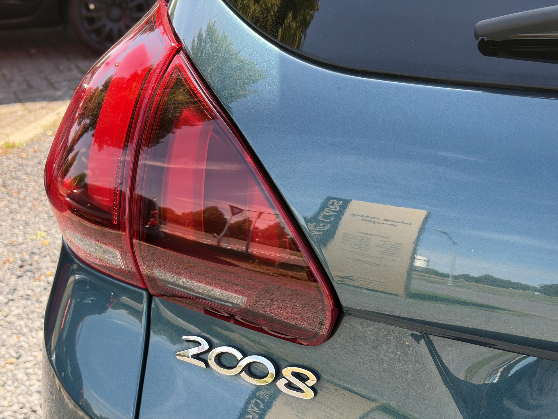 Peugeot 2008 1.2 PureTech Allure ✓1e Eigenaar✓D-riem vv in 2025✓110pk✓Navi✓Pano✓Carplay✓Pdc V+A✓Lm velgen✓N.A.P✓Halfleder✓Clima✓Apk tot 10-2027