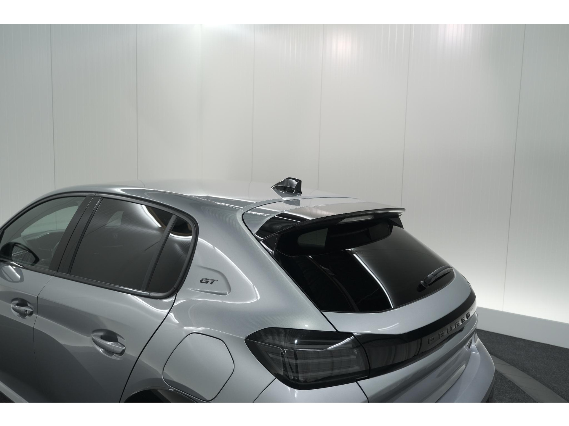 Peugeot 208 PureTech 100 GT Dark Edition | Camera | Navigatie | Apple Carplay | Parkeersensoren