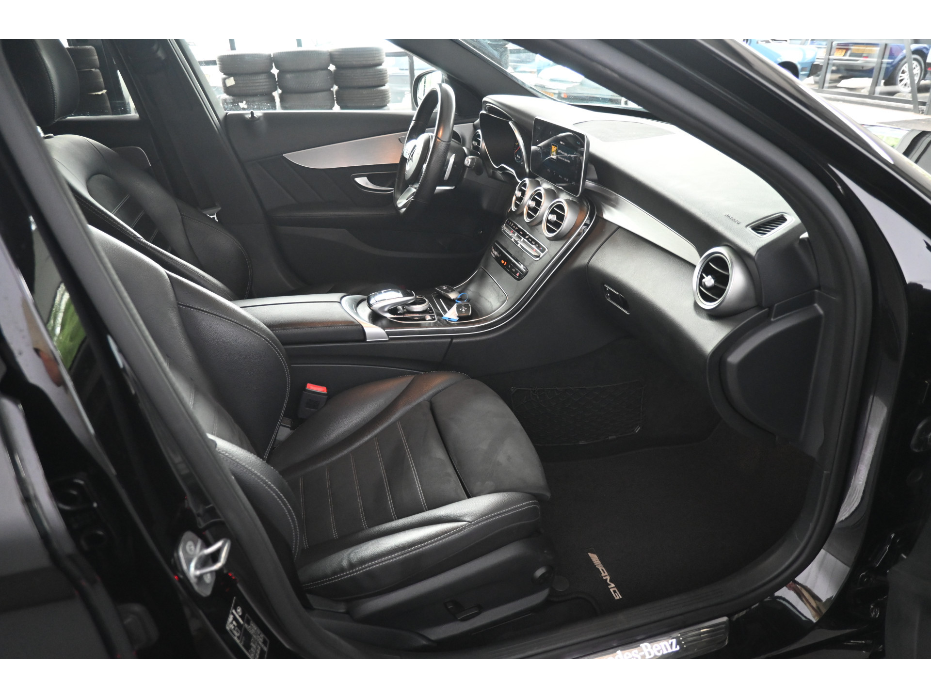 Mercedes-Benz C-klasse Estate 180 Business Solution AMG Line Navigatie Carplay Stoelverwarming Virtual Rijklaarprijs! Inruil Mogelijk!