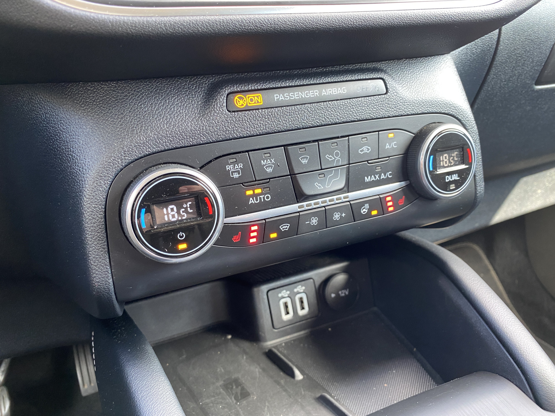 Ford Kuga 2.5 PHEV Vignale 225 pk | dealer onderh. | panoramadak | leder interieur | elektr. v. stoelen | navigatie | B&O audio
