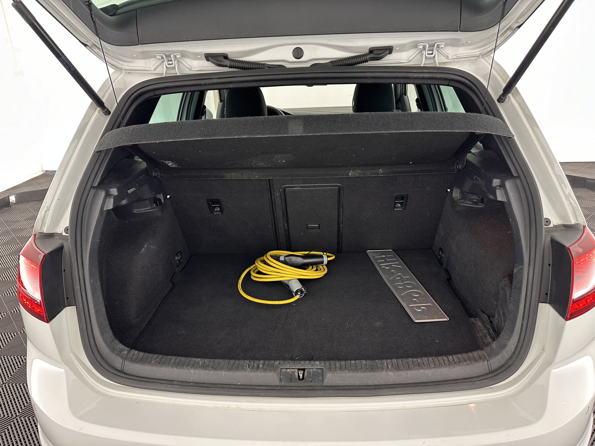 Volkswagen Golf 1.4 TSI GTE Aut. *FULL-LED | NAVI-FULLMAP | SPORT-SEATS | DAB+  | TOWBAR | ECC | SHIFT-PADDLES | PARKPILOT | CRUISE | 18''ALU*