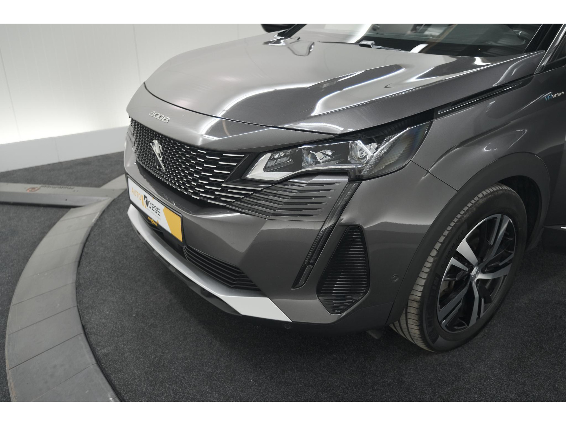 Peugeot 3008 HYbrid4 300 GT | Elektrisch Panoramadak | Dodehoekdetectie | Camera | Navigatie