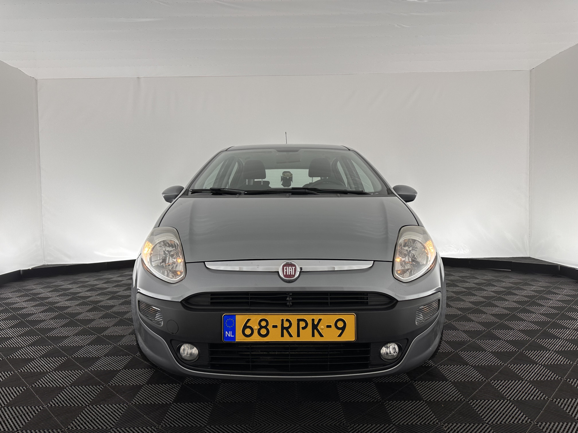 Fiat Punto Evo 1.3 M-Jet Dynamic *ECC | PDC | CRUISE | COMFORT-SEATS | TOWBAR | RADIO-CD/MP3 | 15''ALU *