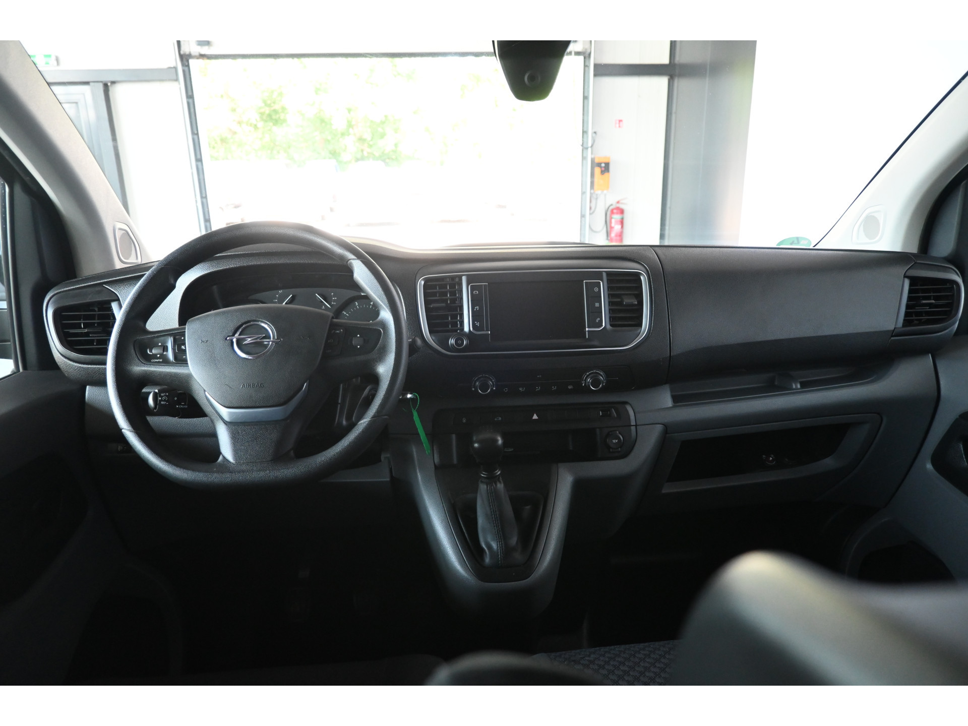 Opel Vivaro 1.5 CDTI L3H1 Edition 6 Persoons Airco Navigatie Trekhaak Cruise Control Rijklaarprijs! Inruil Mogelijk!