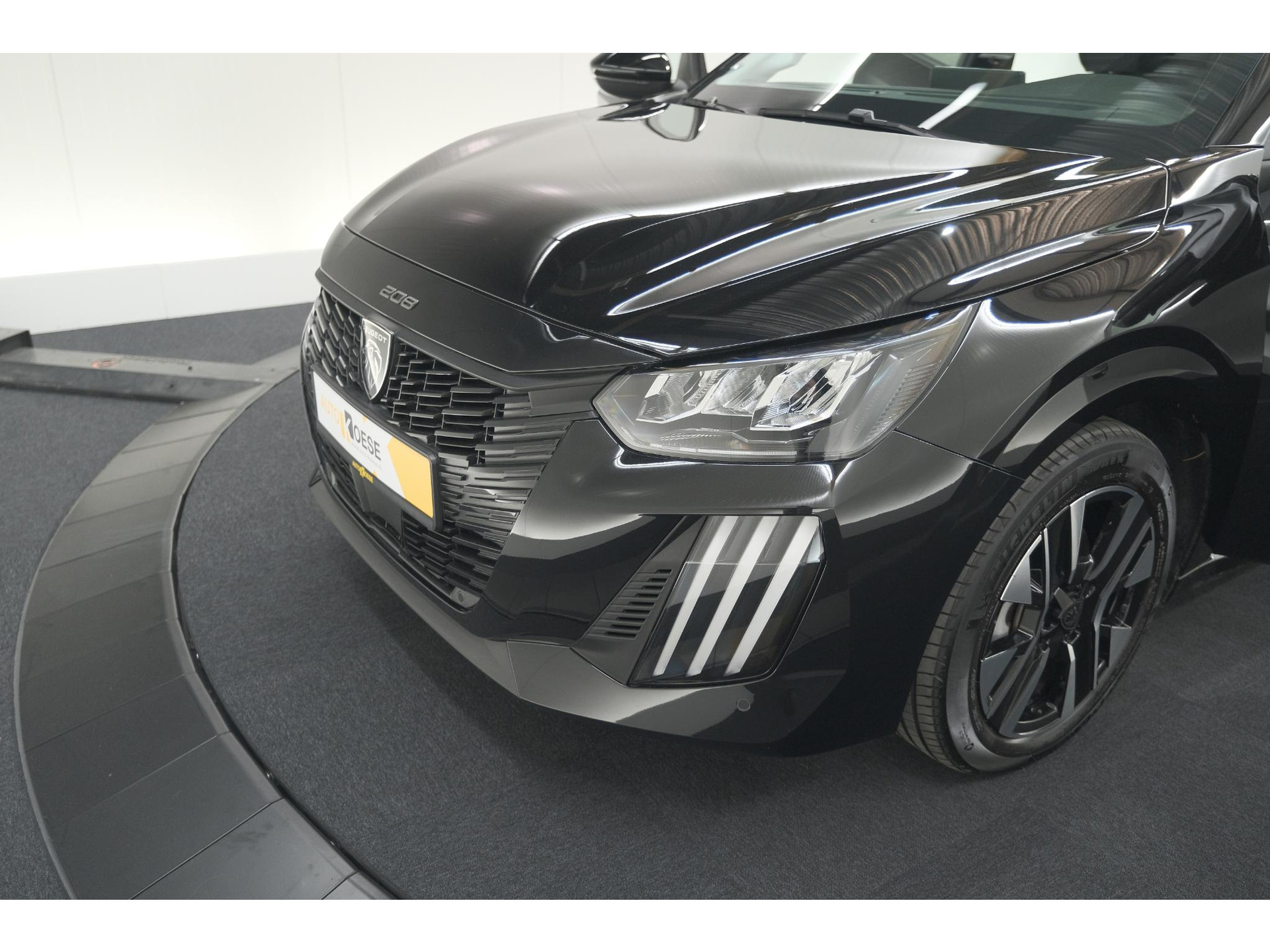 Peugeot 208 PureTech 100 Allure | Apple Carplay | Parkeersensoren | Climate Control