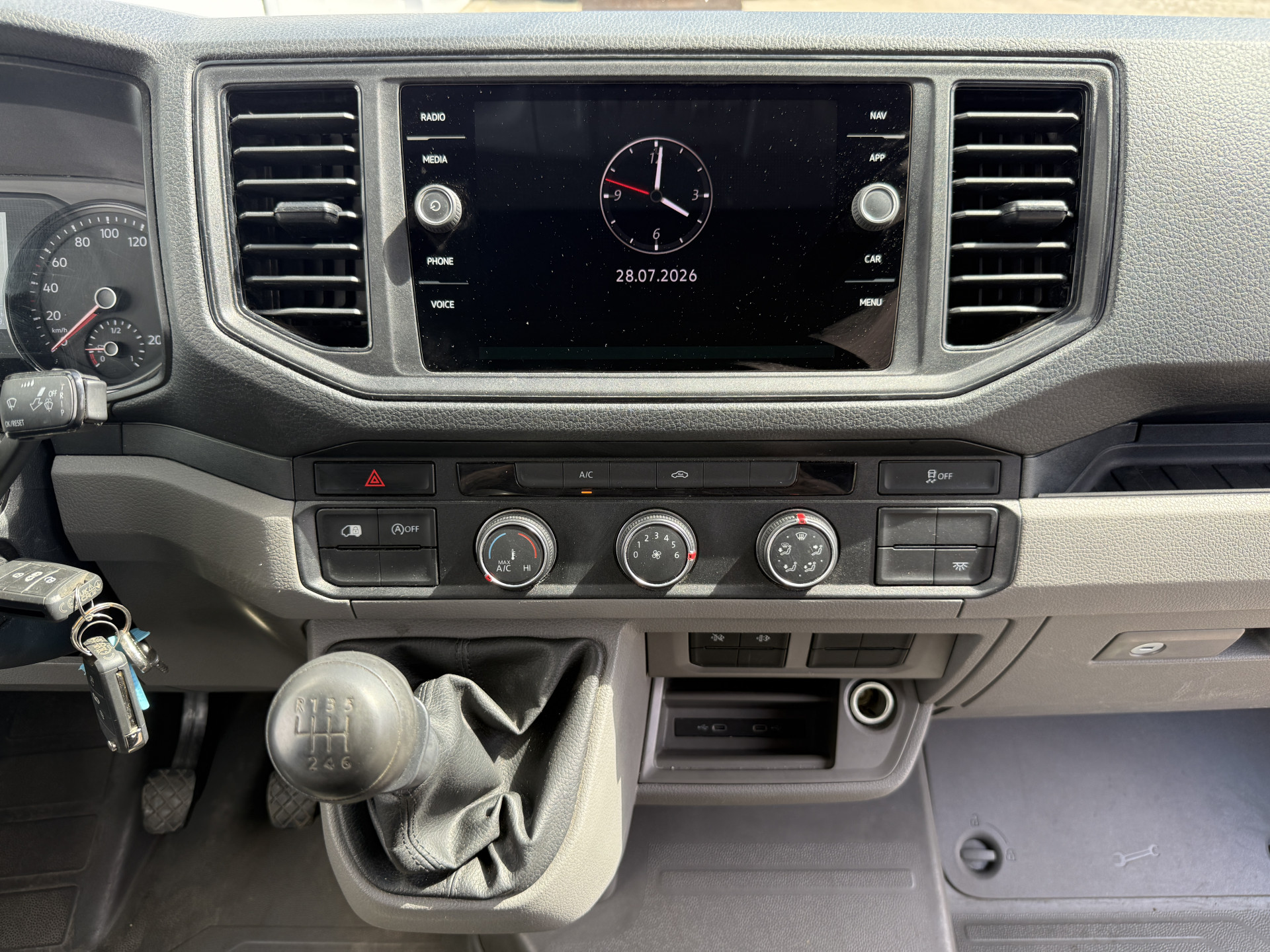 Volkswagen Crafter 2.0 TDI 140PK L3H3 Camera Airco Carplay Parkeersensoren Euro 6