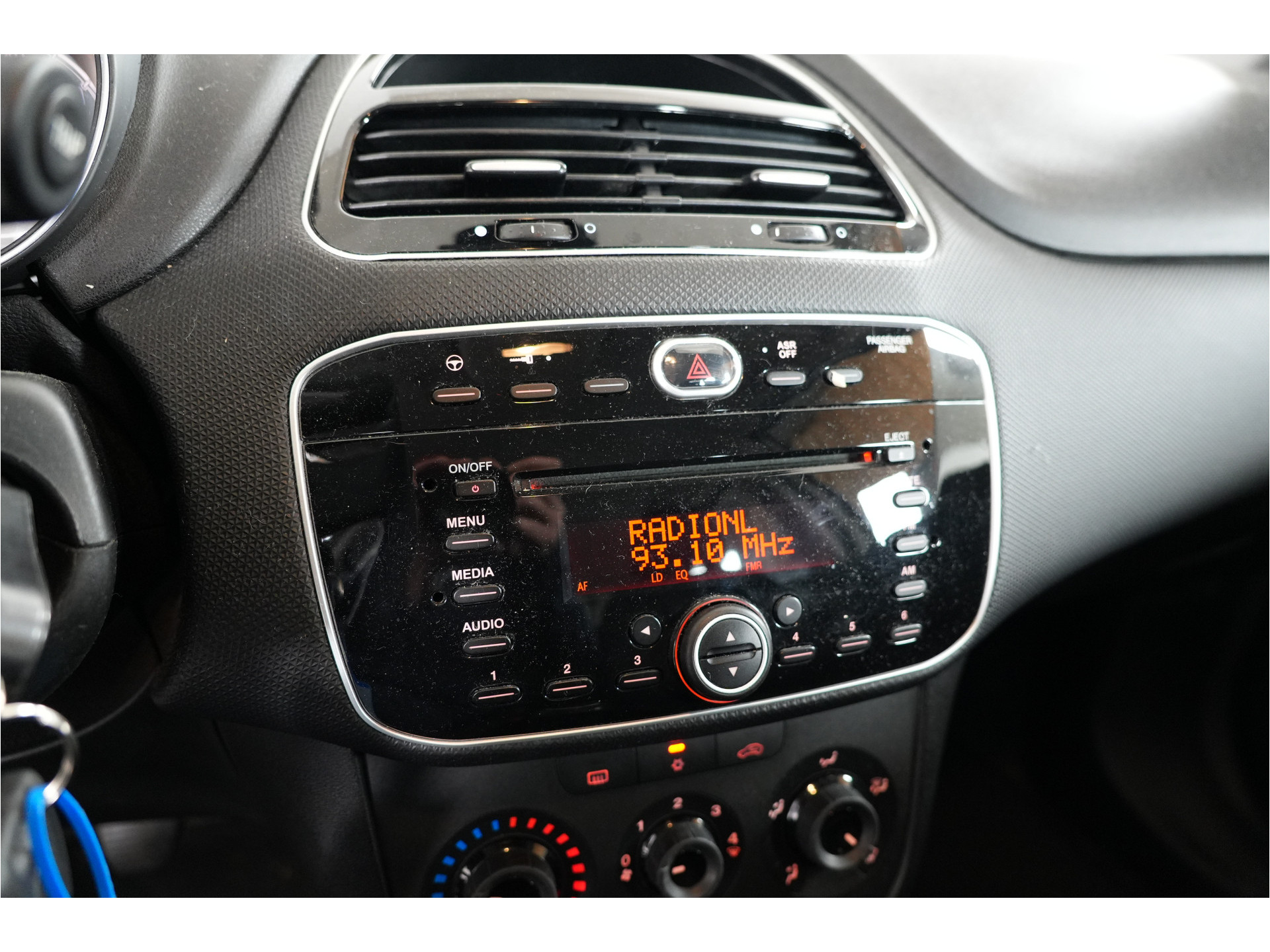 Fiat Punto Evo 1.2 Lounge | Trekhaak | Airco | LMV |