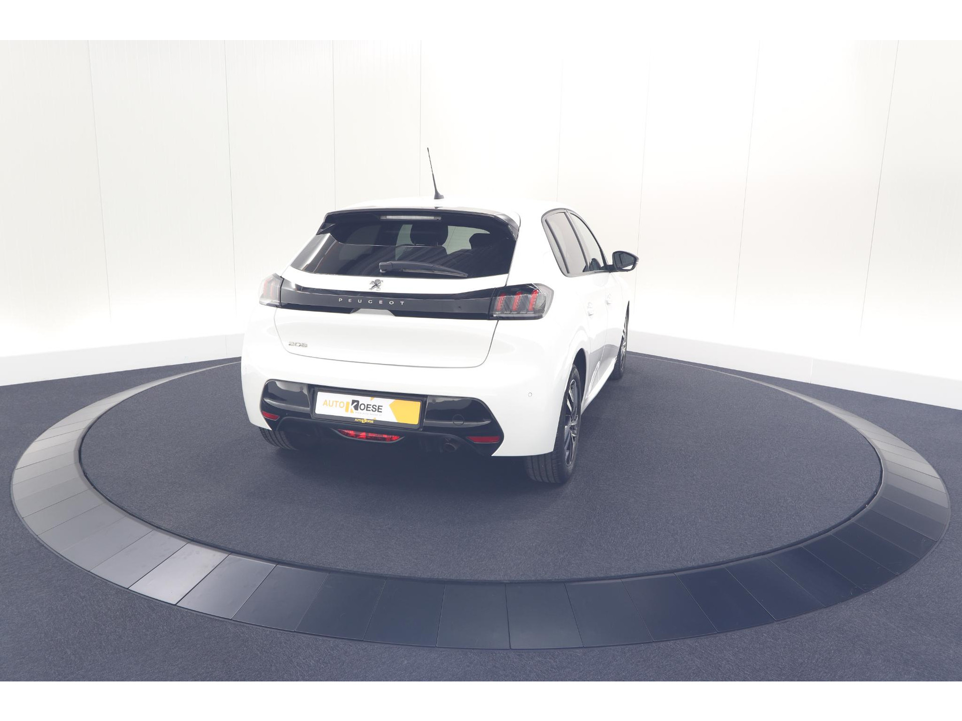 Peugeot 208 PureTech 100 PK Allure | Apple Carplay | Parkeersensoren | Lichtmetalen velgen