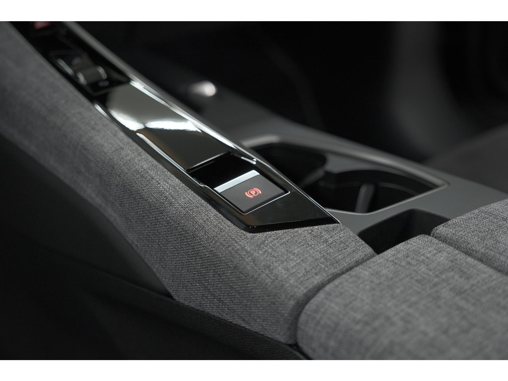 Peugeot 3008 1.2 Hybrid 136 GT | 360 Camera | Adaptieve Cruise Control | Stoelen Pakket | Elektrische Kofferklep