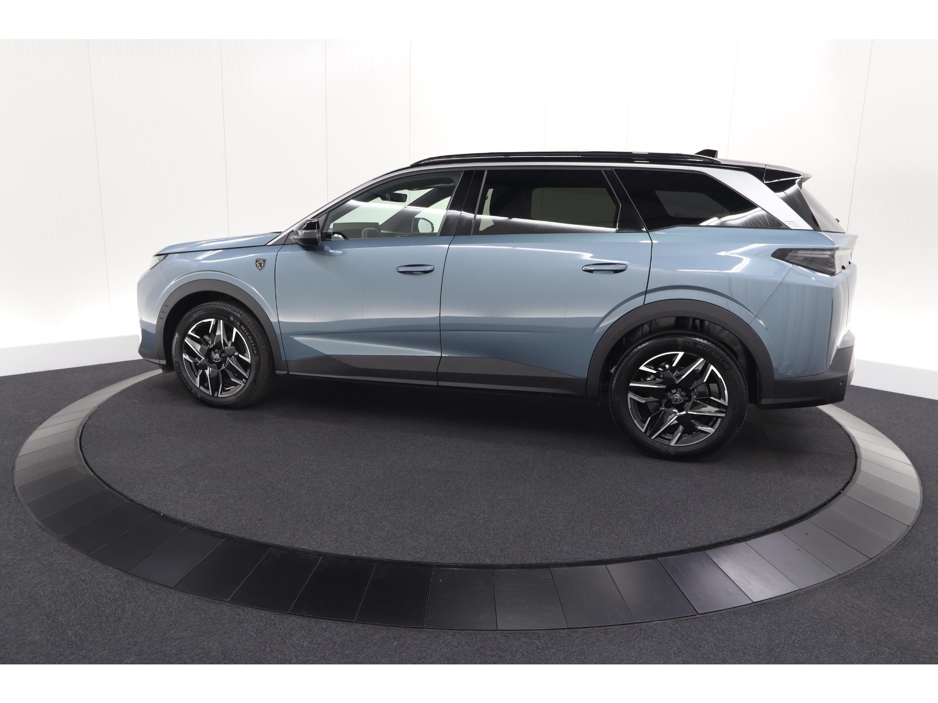 Peugeot 5008 1.2 Hybrid 136 GT 7p | Adaptieve Cruise control | Elektrische Kofferklep | Stoelverwarming