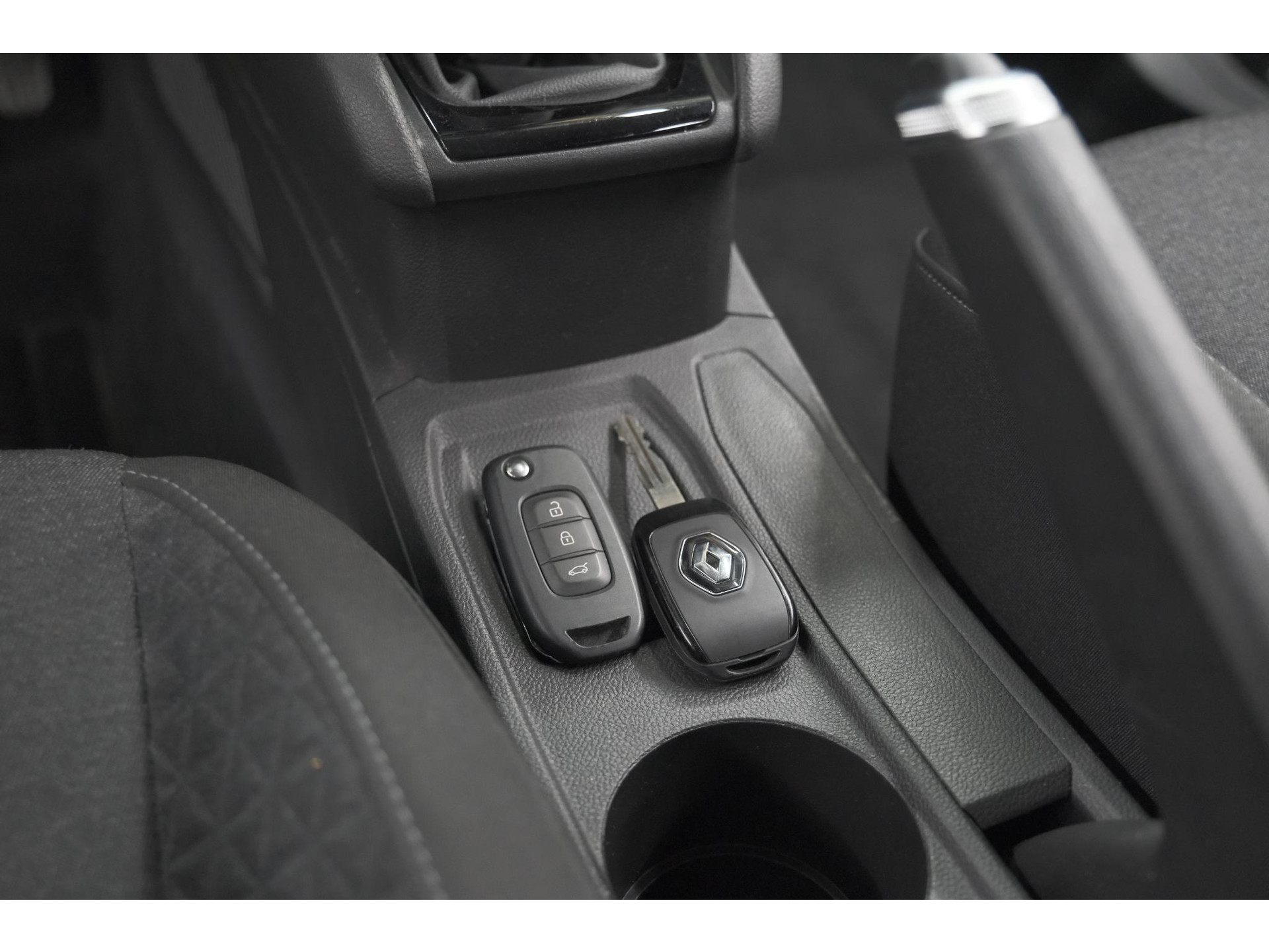 Renault Clio TCe 90 Evolution | Apple Carplay | Cruise Control | Navigatie