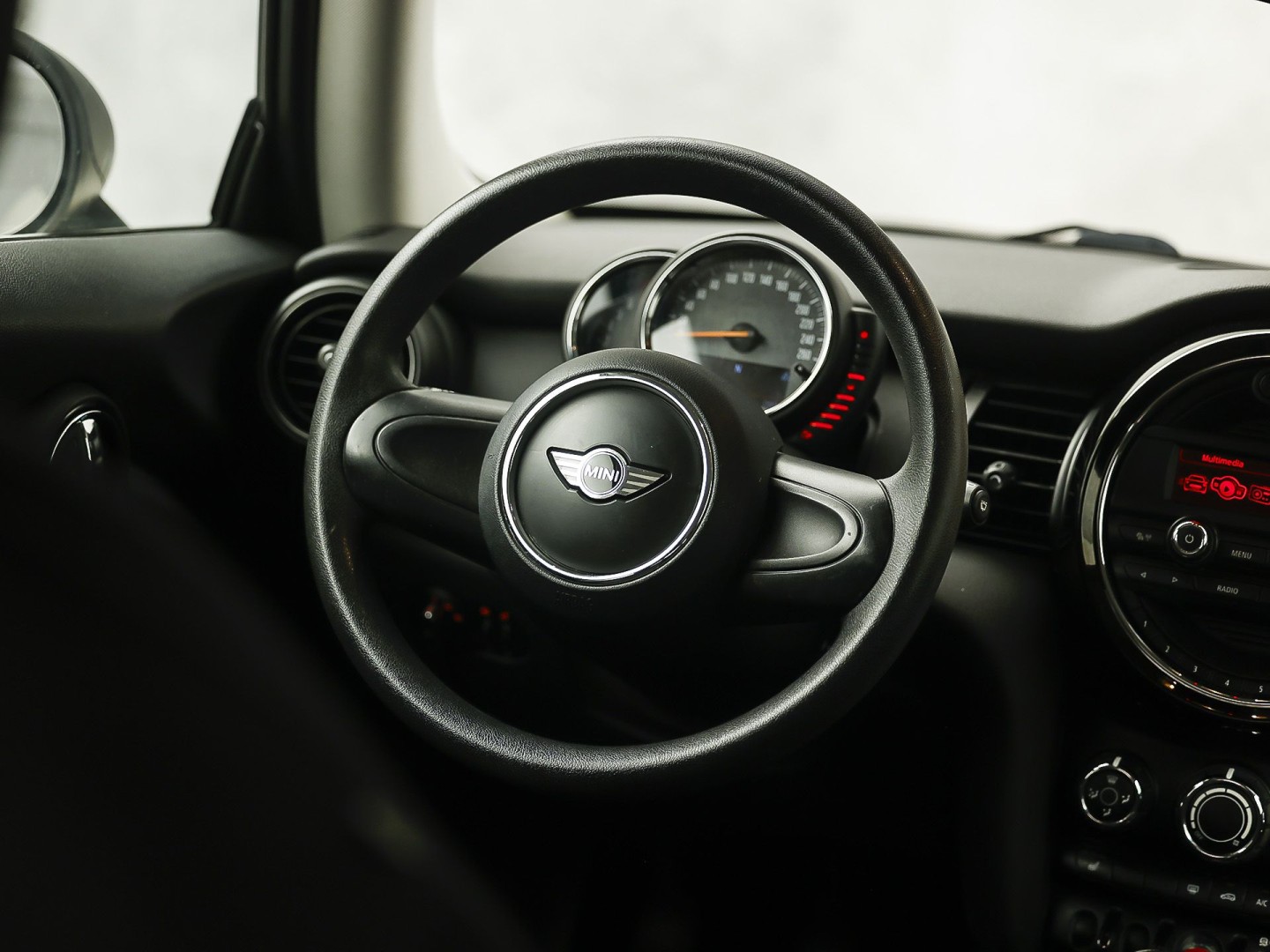 MINI One 1.2 One Sport (AIRCO, STOELVERWARMING, BLUETOOTH, SPORTSTOELEN, GETINT GLAS, ELEK RAMEN, NIEUWSTAAT)
