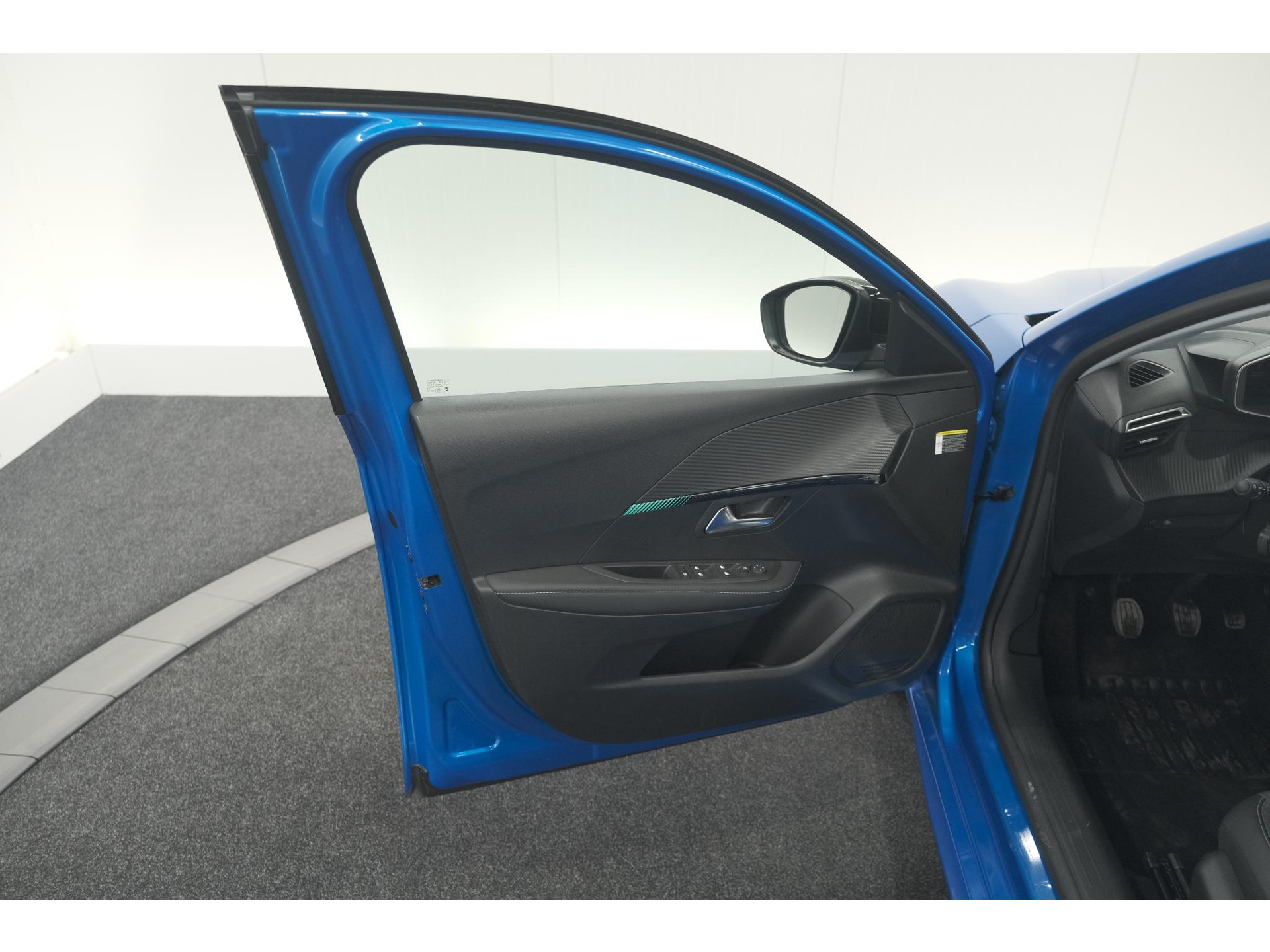 Peugeot 208 PureTech 100 Allure | Stoelverwarming | Adaptieve Cruise Control | Camera | Apple Carplay
