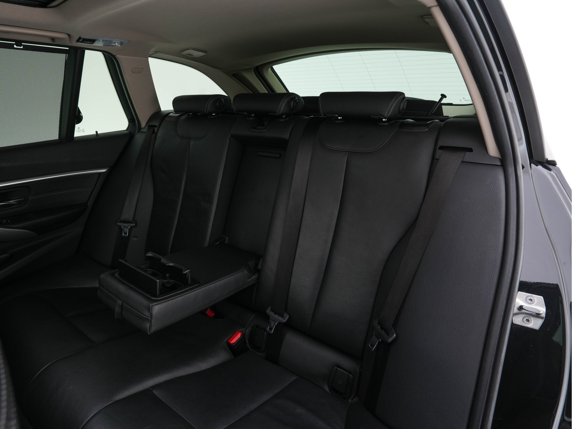 BMW 3-serie Touring 320d EDE Executive Aut. *PANO | LEATHER | FULL-LED | DIGI-COCKPIT | HEATED-SPORTSEATS | NAVI-FULLMAP | PRIVACY-GLASS | ECC | KEYLESS | LANE-ASSIST | PDC | CRUISE | TOWBAR | 18''ALU*