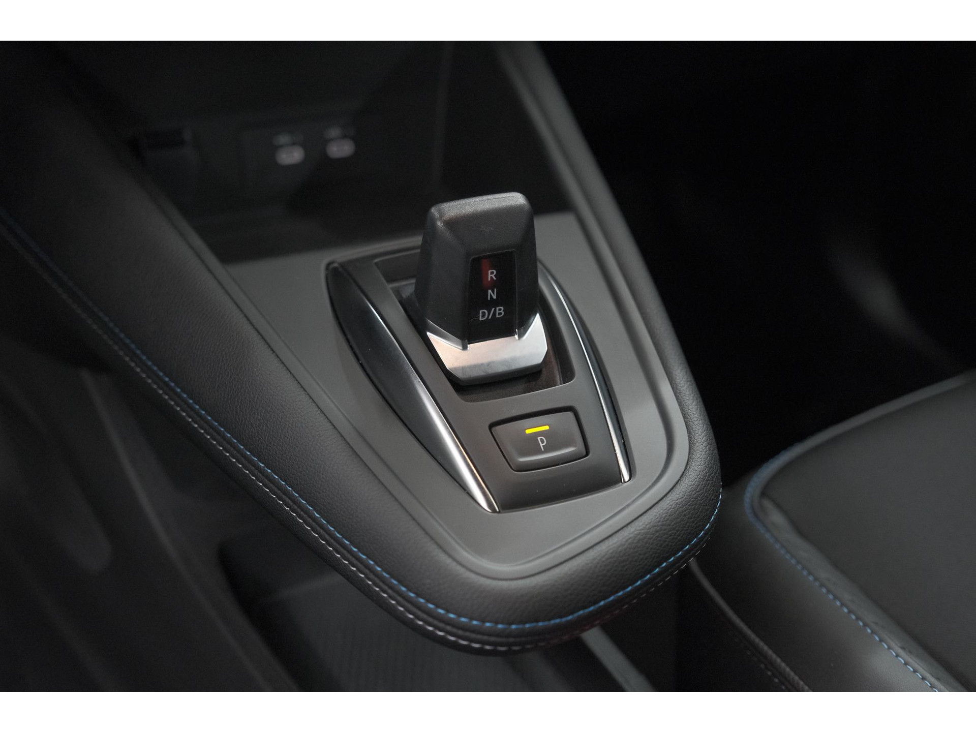 Renault Captur 1.8 E-Tech full hybrid 160 Esprit Alpine | 360 Camera | Adaptieve Cruise Control | Dodehoekdetectie | Stuurwielverwarming