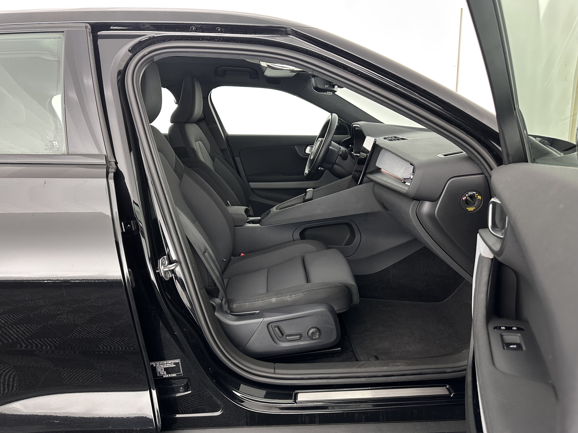 Polestar 2 Long Range Dual Motor Launch Edition 78kWh (3-Fase-11kW) {SOH-88%} Aut.*PANO | NAVI-FULLMAP | FULL-LED | ADAPTIVE-CRUISE | BLINDSPOT | TOPVIEW | KEYLESS | LANE-ASSIST | DIGI-COCKPIT | CARPLAY | DAB+ | HEATED-SPORTSEATS | CAMERA | MEMORY-PACK |