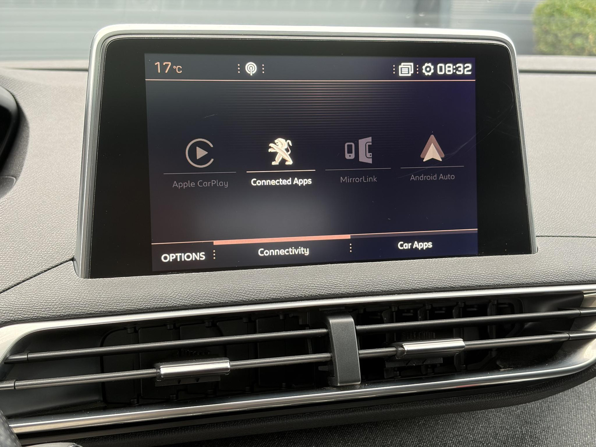 Peugeot 3008 1.2 PureTech GT Line ✓D-riem vv in 2026✓1e Eigenaar✓360 ° Camera✓Pano✓Massage stoel✓Draadloze telefoonlader✓Carplay✓Stoelvw✓Keyless✓Leder✓Navi✓Pdc V+A✓6 Bak✓Dealer Onderhouden✓Rijstrooksensor✓Dodehoeksensor✓19'' Lmv✓N.A.P✓Apk tot 09-2027