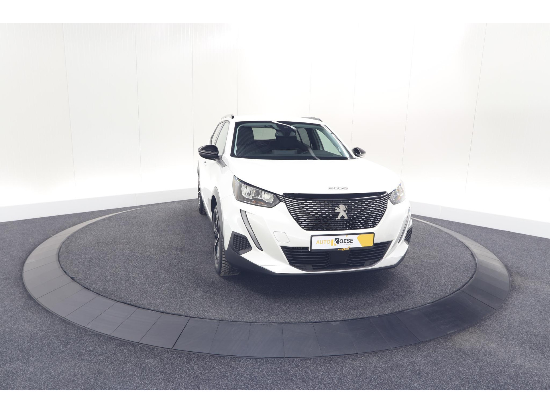 Peugeot 2008 PureTech 102 Allure Pack | Allseason Banden | Parkeersensoren | Apple Carplay