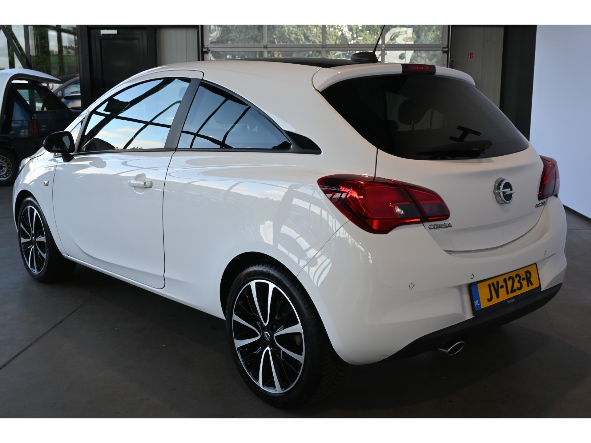 Opel Corsa 1.0 Turbo Color Edition Nap Airco Cruise Pdc Lichtmetaal 1e Eigenaar 100% Onderhouden! Inruil Mogelijk!