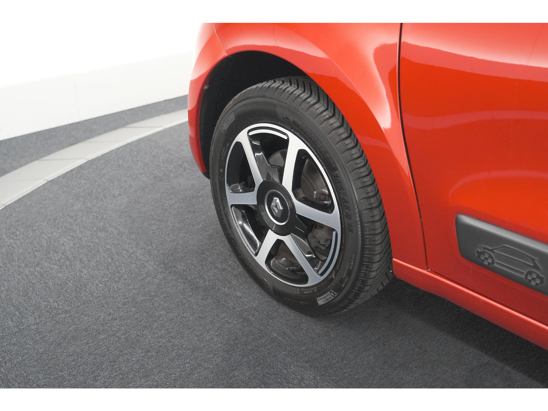 Renault Twingo 1.0 SCe Limited | Automaat | Parkeersensoren | Allseason Banden | Bluetooth Radio