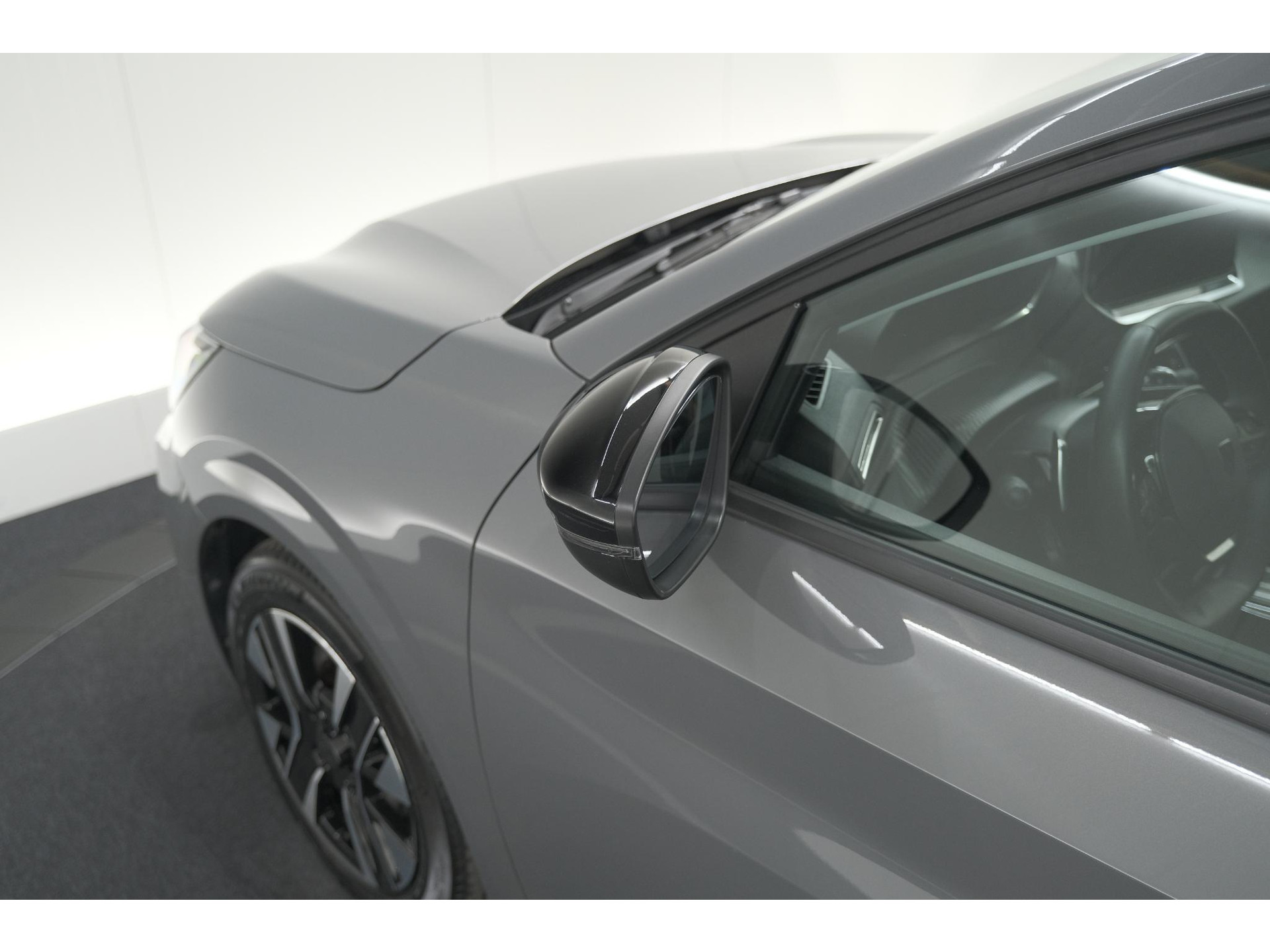 Peugeot 208 1.2 Hybrid 110 e-DCS6 Allure | Apple Carplay | Parkeersensoren Voor + Achter | Climate Control