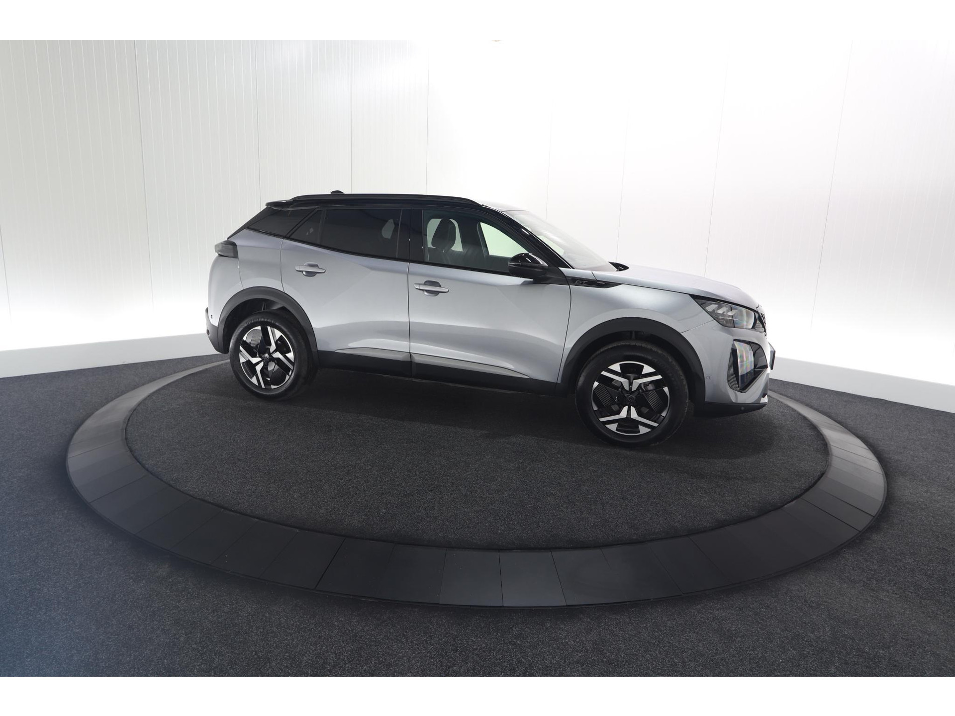 Peugeot 2008 PureTech 130 EAT8 GT | 360 Camera | Adaptieve Cruise Control | Dodehoekdetectie | Apple Carplay
