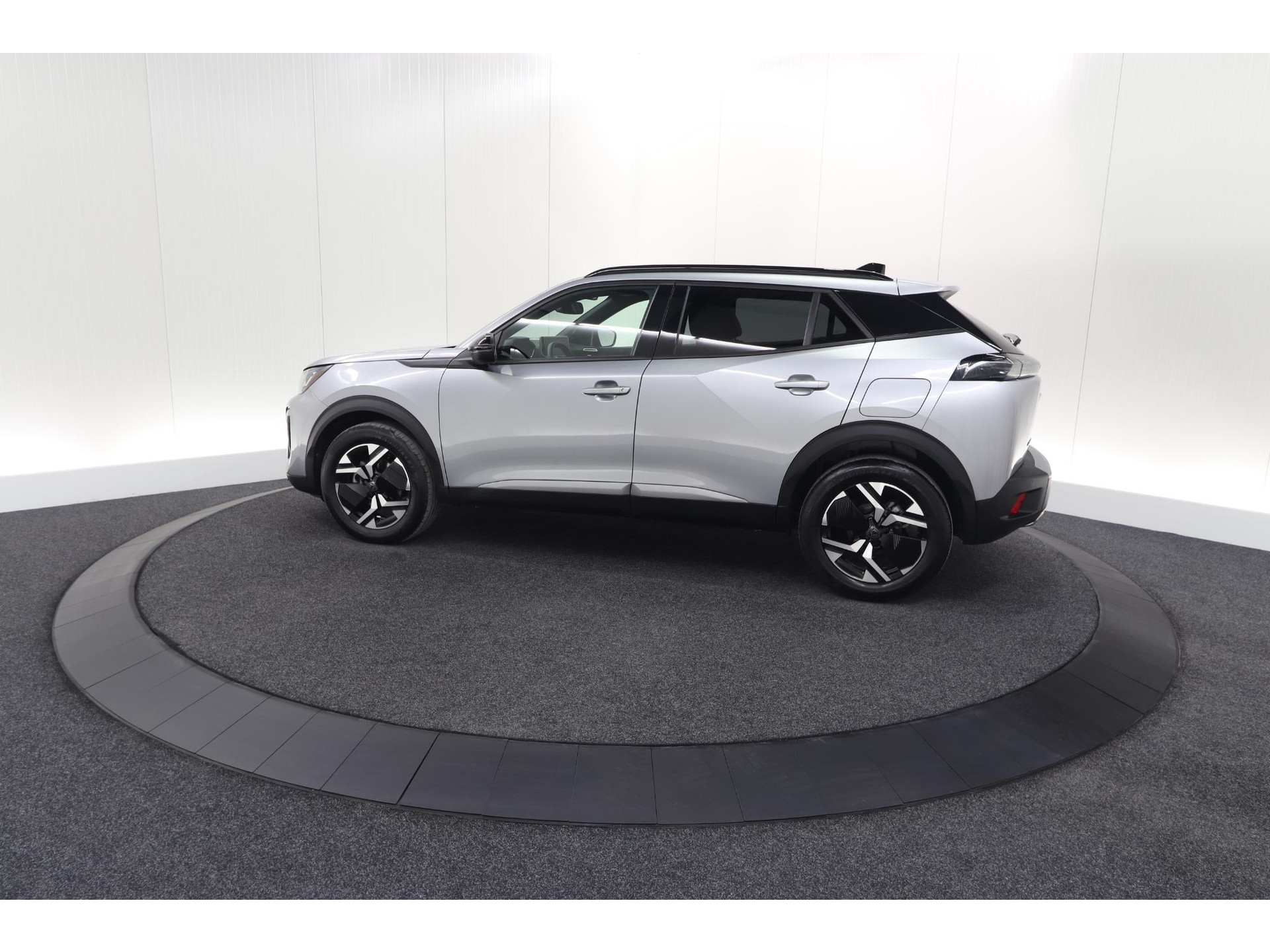 Peugeot 2008 PureTech 130 EAT8 Allure | Camera | Navigatie | Parkeersensoren | Apple Carplay