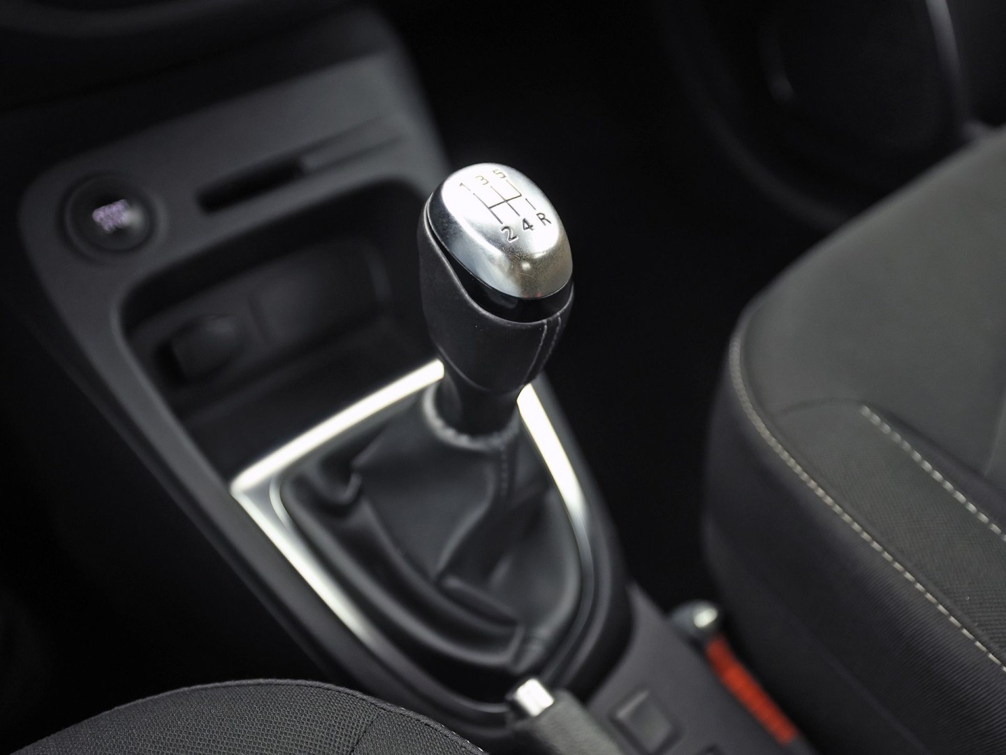 Renault Captur 0.9 TCe Sport (NAVIGATIE, CAMERA, CRUISE, SPORTSTOELEN, GETINT GLAS, LM VELGEN, NIEUWSTAAT)