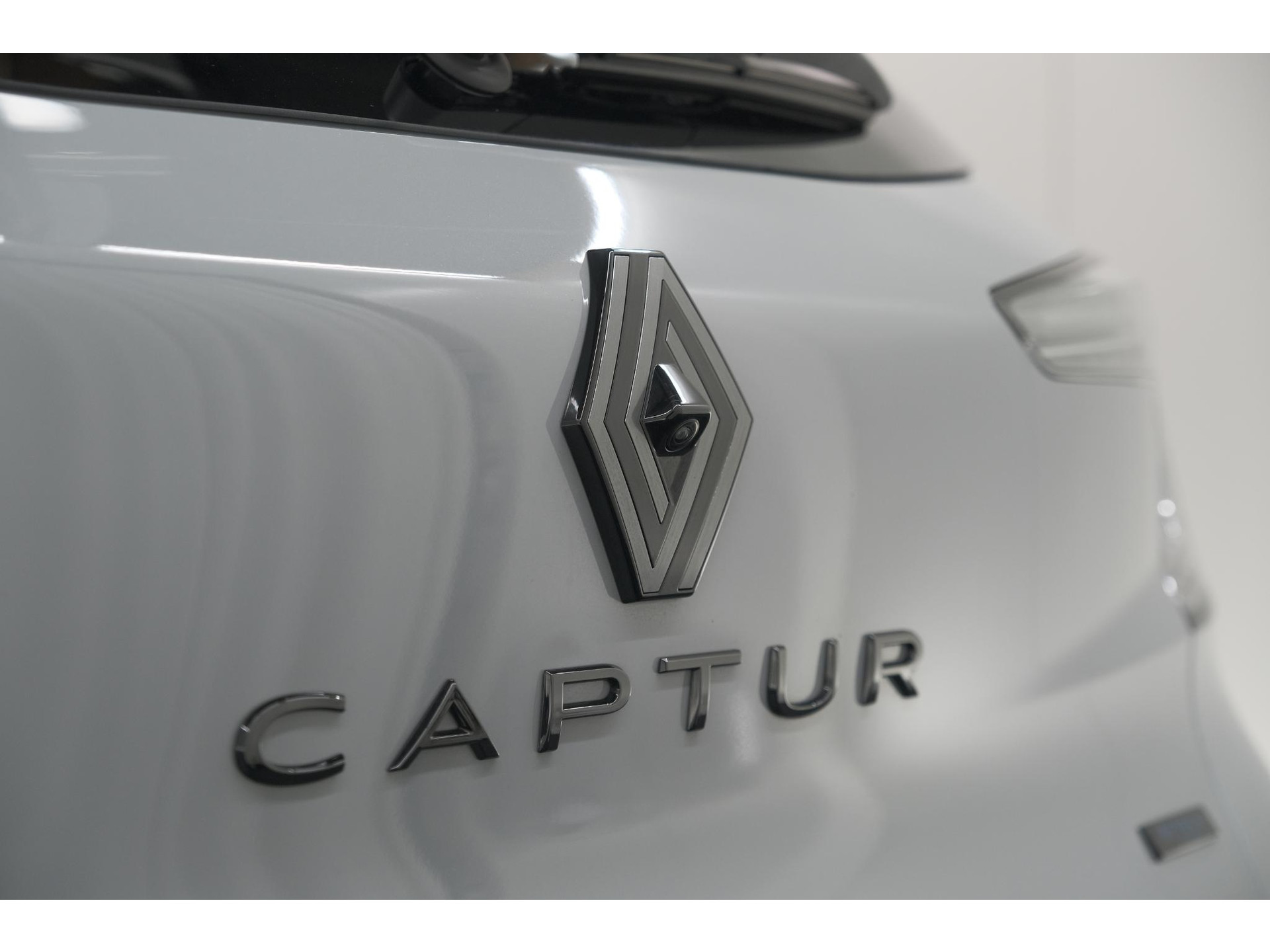 Renault Captur 1.8 E-Tech full hybrid 160 esprit Alpine | 360 Camera | Adaptieve Cruise Control | Dodehoekdetectie | Stuurwielverwarming