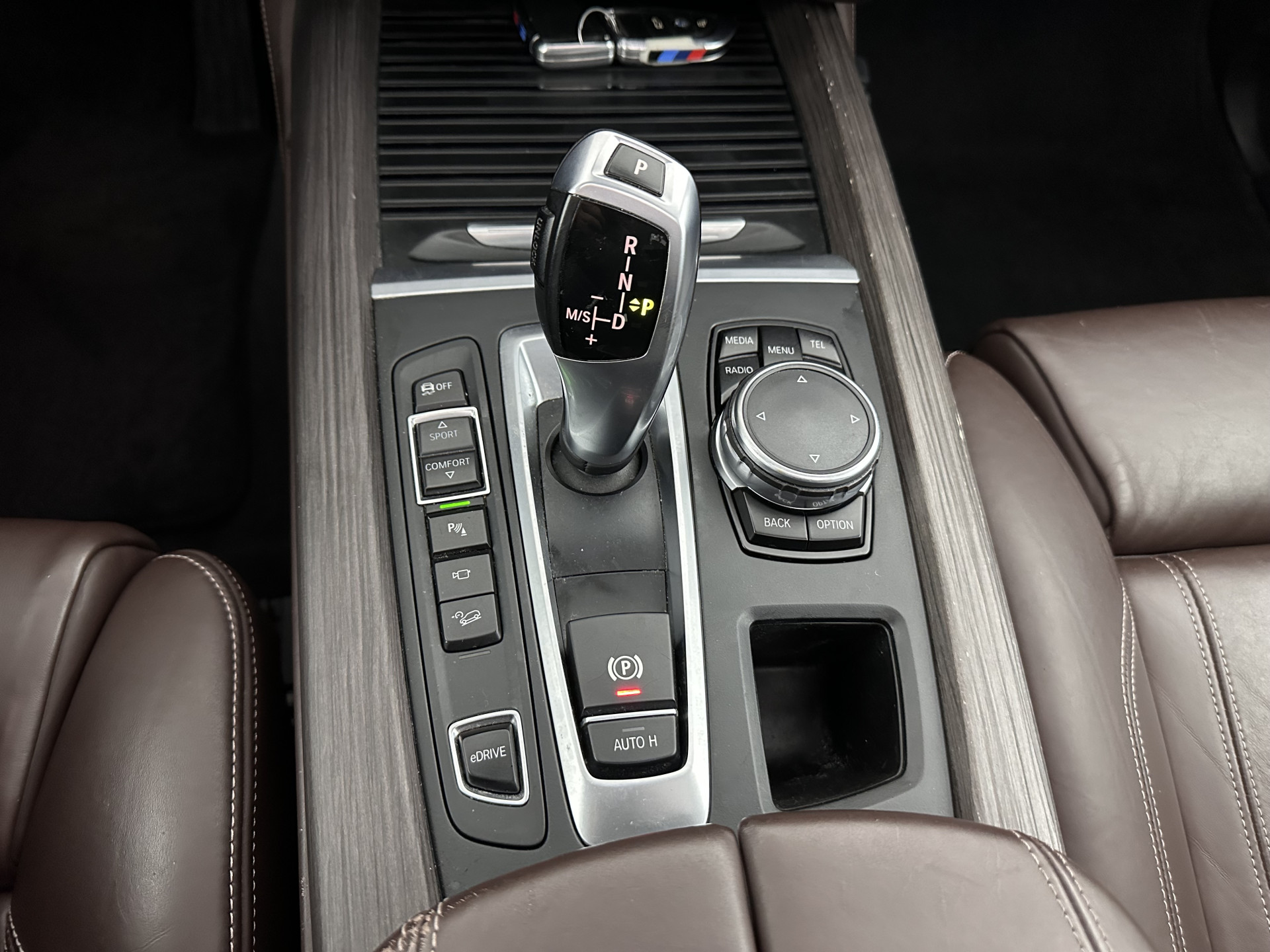 BMW X5 (Plug-In) xDrive40e M-Sportpack iPerformance High Executive Aut. *PANO | LEATHER | FULL-LED | MEMORY-PACK | BLINDSPOT | CAMERA | HIFI-SOUND | NAVI-FULLMAP | SHIFT-PADDLES | PRIVACYGLASS | ECC | HEAD-UP | PDC | CRUISE | 20''ALU*