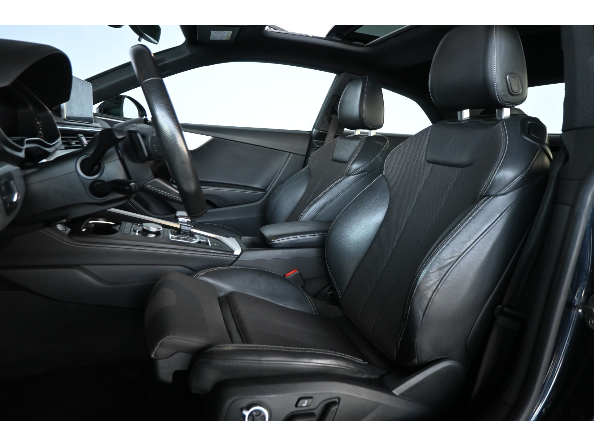Audi A5 Coupé 2.0 TFSI Quattro Sport S-line Clima Panoramadak LED Adaptieve cruise B&O Navigatie 100% Onderhouden Inruil mogelijk