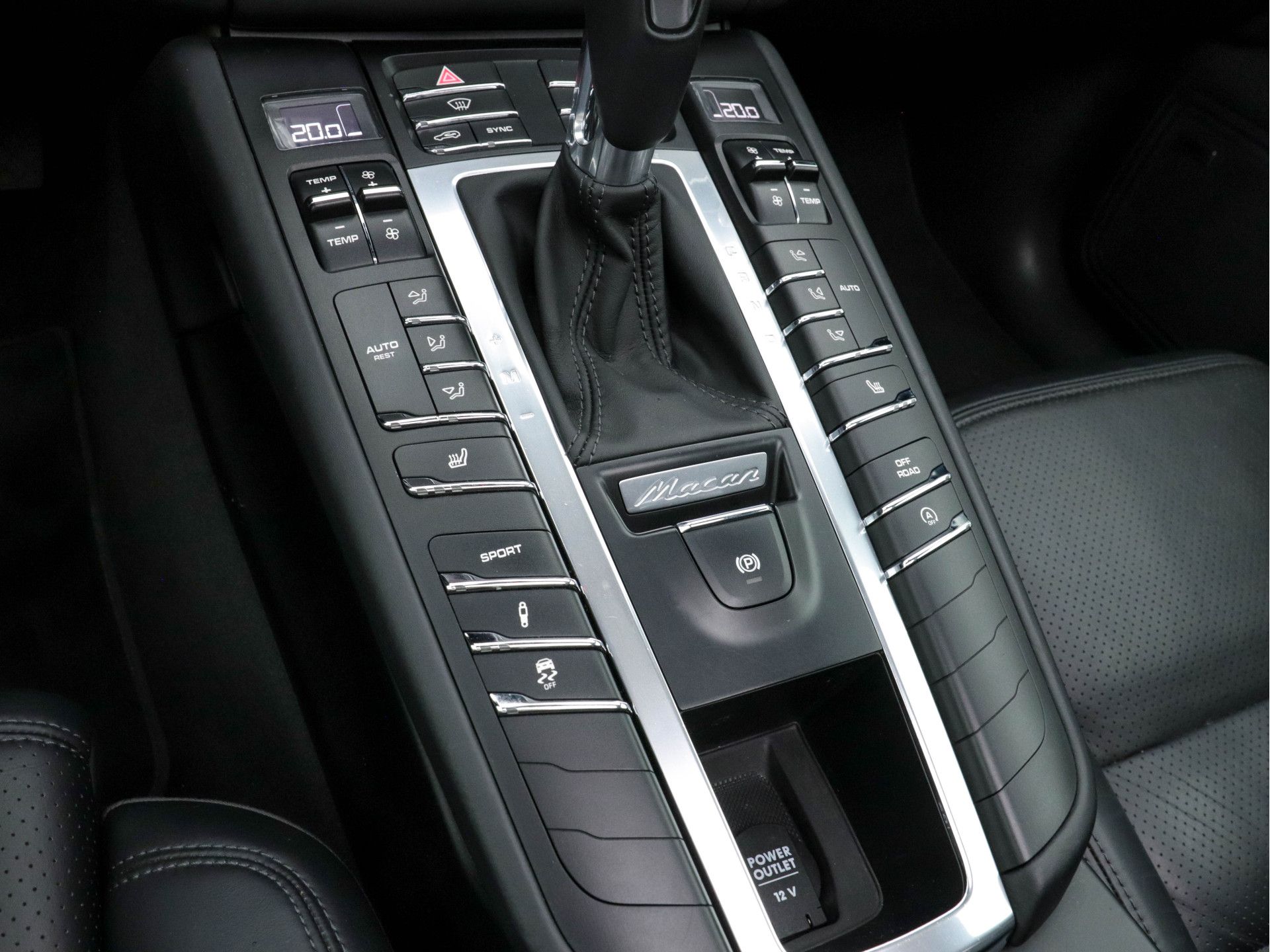 Porsche Macan 3.6 Turbo Aut. *PANO | XENON | FULL-LEATHER  | BOSE-SOUND | NL-AUTO | NAVI-PROF | XENON | COMFORT-SEATS | CAMERA | ECC | PDC | ALCANTARA | MODEL-2015*