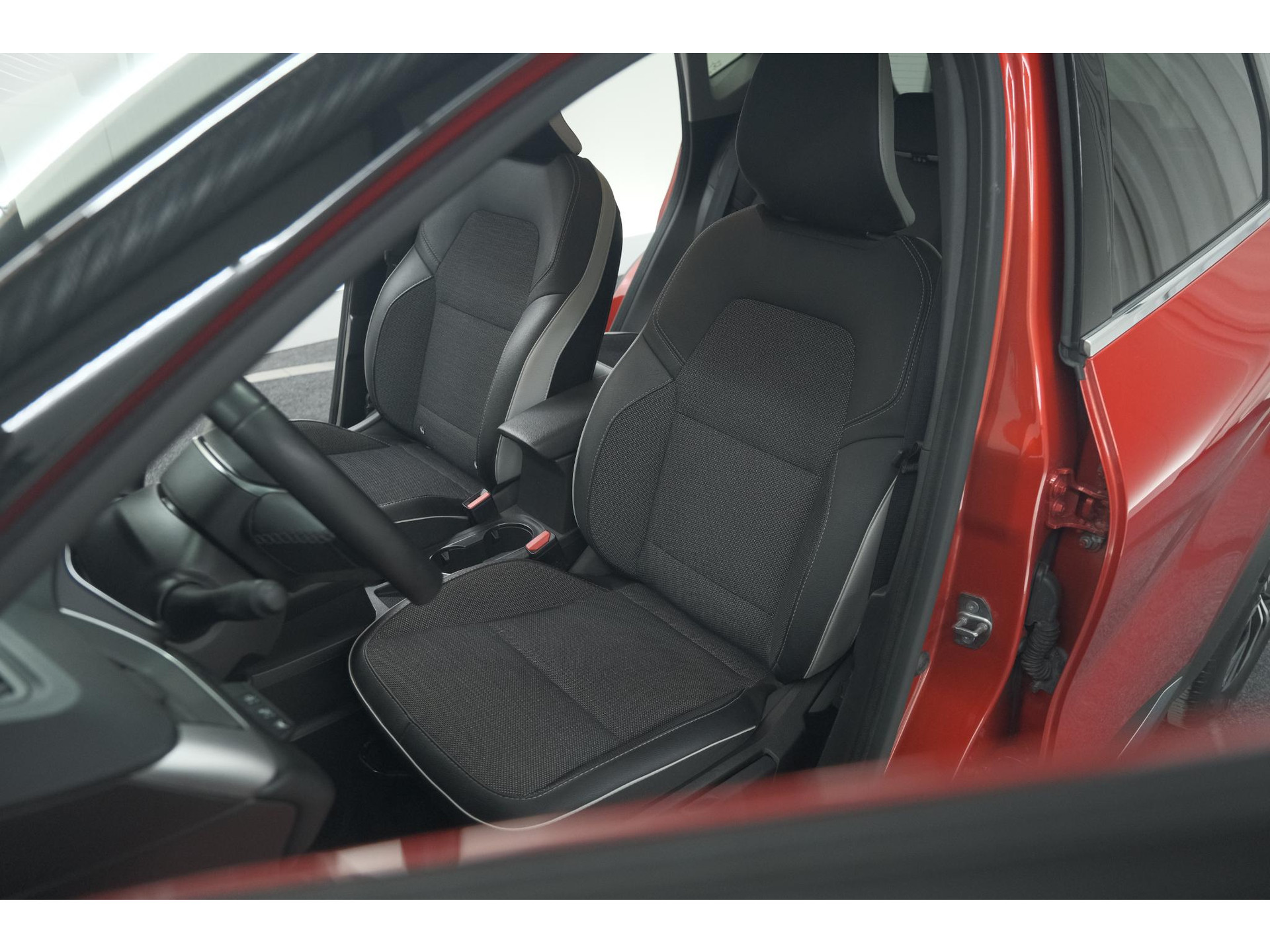 Renault Captur TCe 90 Techno | 360 Camera | 9.3 Inch Grootscherm | Apple Carplay | Navigatie