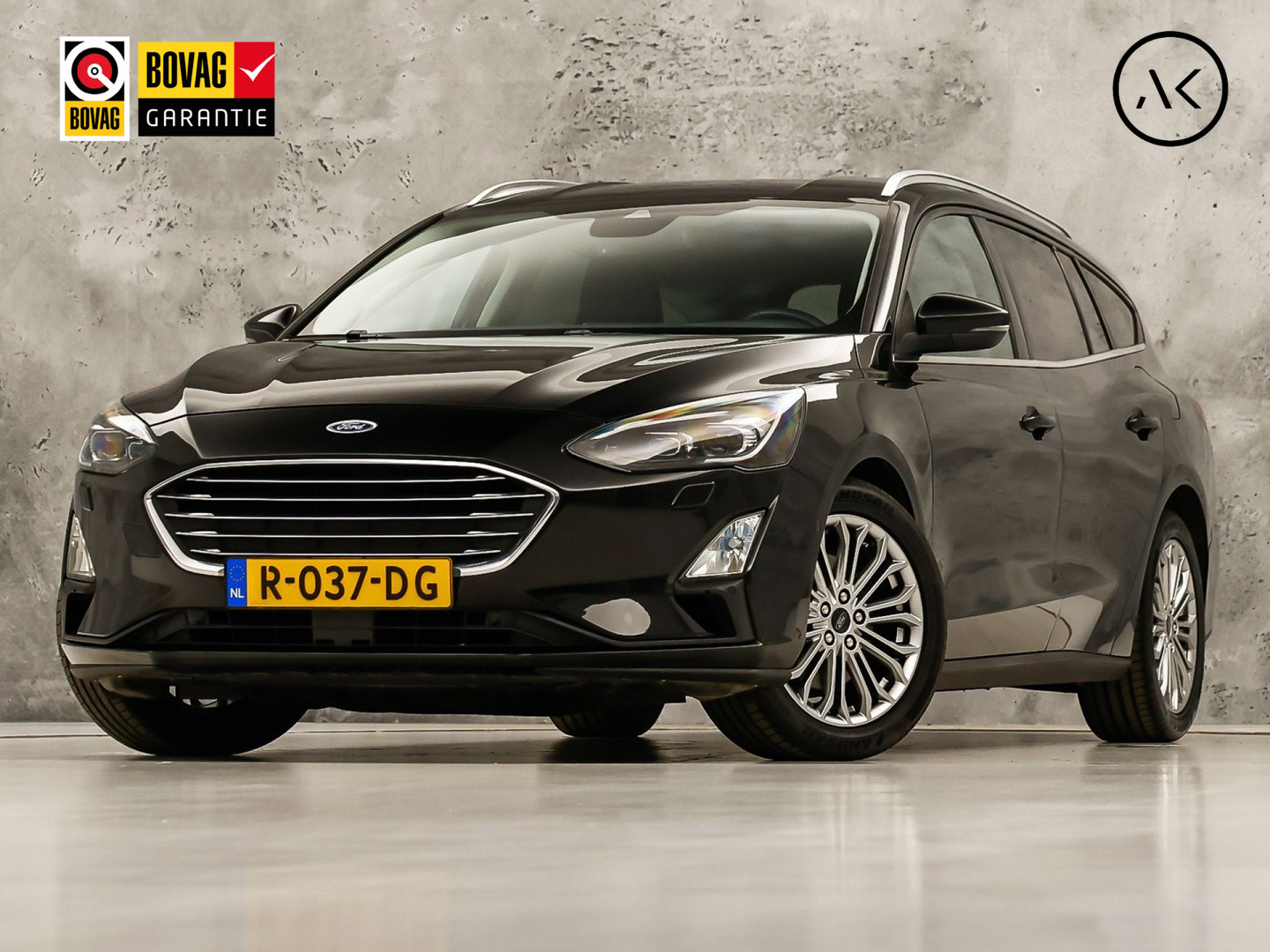 Ford Focus Wagon 1.0 EcoBoost Titanium Sport (APPLE CARPLAY, GROOT NAVI, STUUR/STOELVERWARMING, CAMERA, SPORTSTOELEN, GETINT GLAS, ADAPTIVE CRUISE, NIEUWSTAAT)