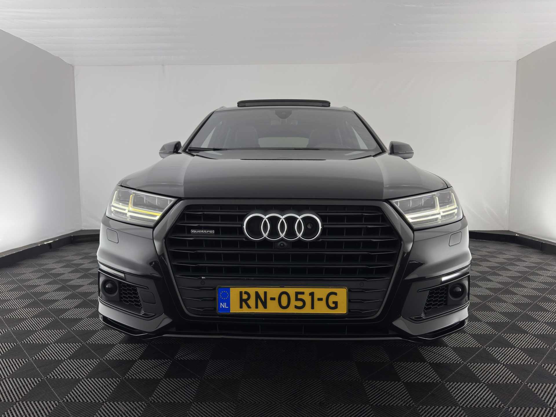 Audi Q7 3.0 TDI e-tron Quattro Premium (Plug-in) Aut. *PANO | HEAD-UP | NIGHT-VISION | LEATHER | AIR-SUSPENSION |  MATRIX-LED | TOP-VIEW | DIGI-COCKPIT | ADAPTIVE-CRUISE | BLIND-SPOT | AMBIENT-LIGHT |  VENTILATED-SEATS | NAVI-FULLMAP | ...