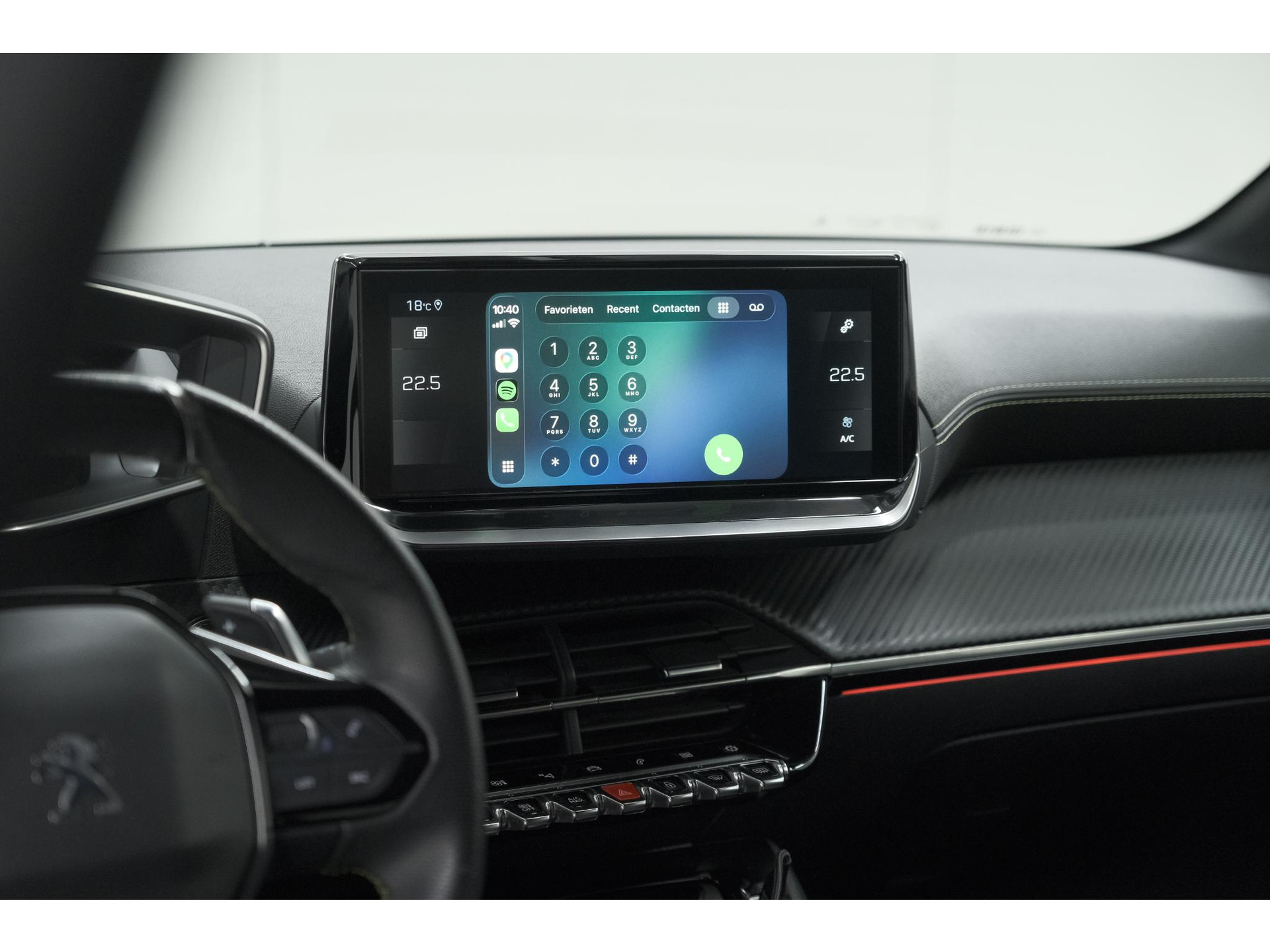 Peugeot 208 PureTech 100 EAT8 GT | Camera | Dodehoekdetectie | Navigatie | Apple Carplay