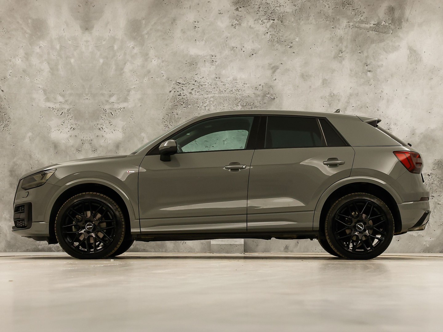 Audi Q2 1.4 TFSI S-Line Sport 150Pk (2X S-LINE, GROOT NAVI, GETINT GLAS, LEDER, LED KOPLAMPEN, SPORTSTOELEN, PARKEERSENSOREN, CRUISE, NIEUWSTAAT)