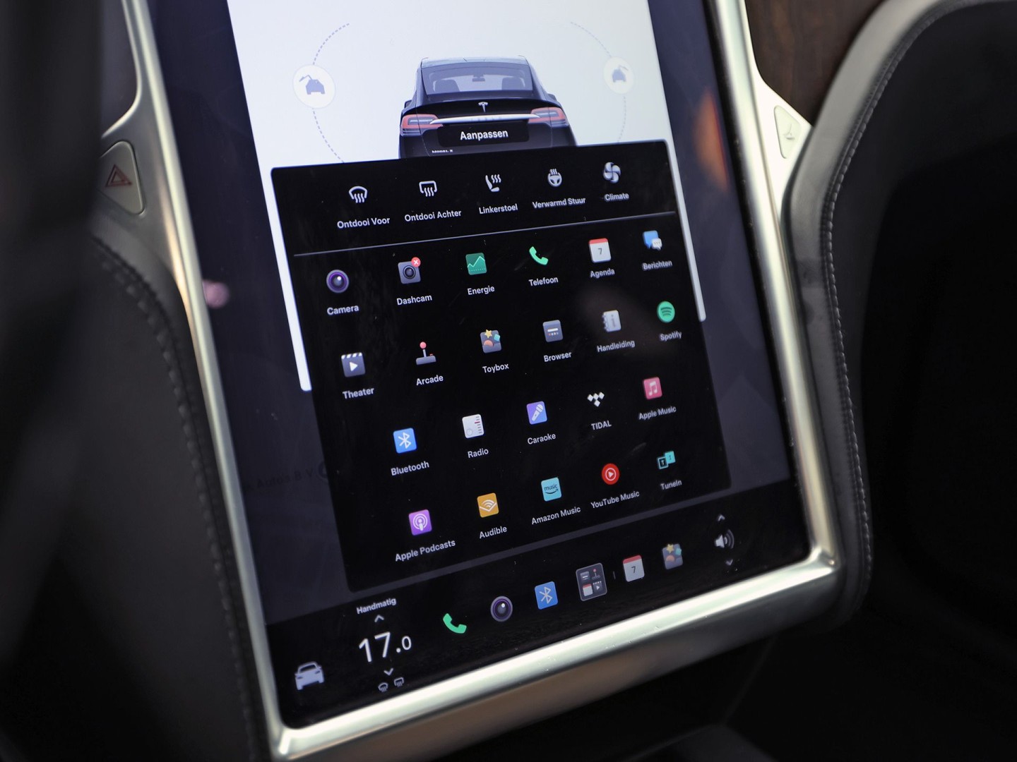 Tesla Model X 100D 7 Persoons 417Pk (AUTOPILOT, LUCHTVERING, STUUR/STOELVERWARMING, CAMERA, ADAPTIVE CRUISE, KEYLESS ENTRY, NIEUWSTAAT)